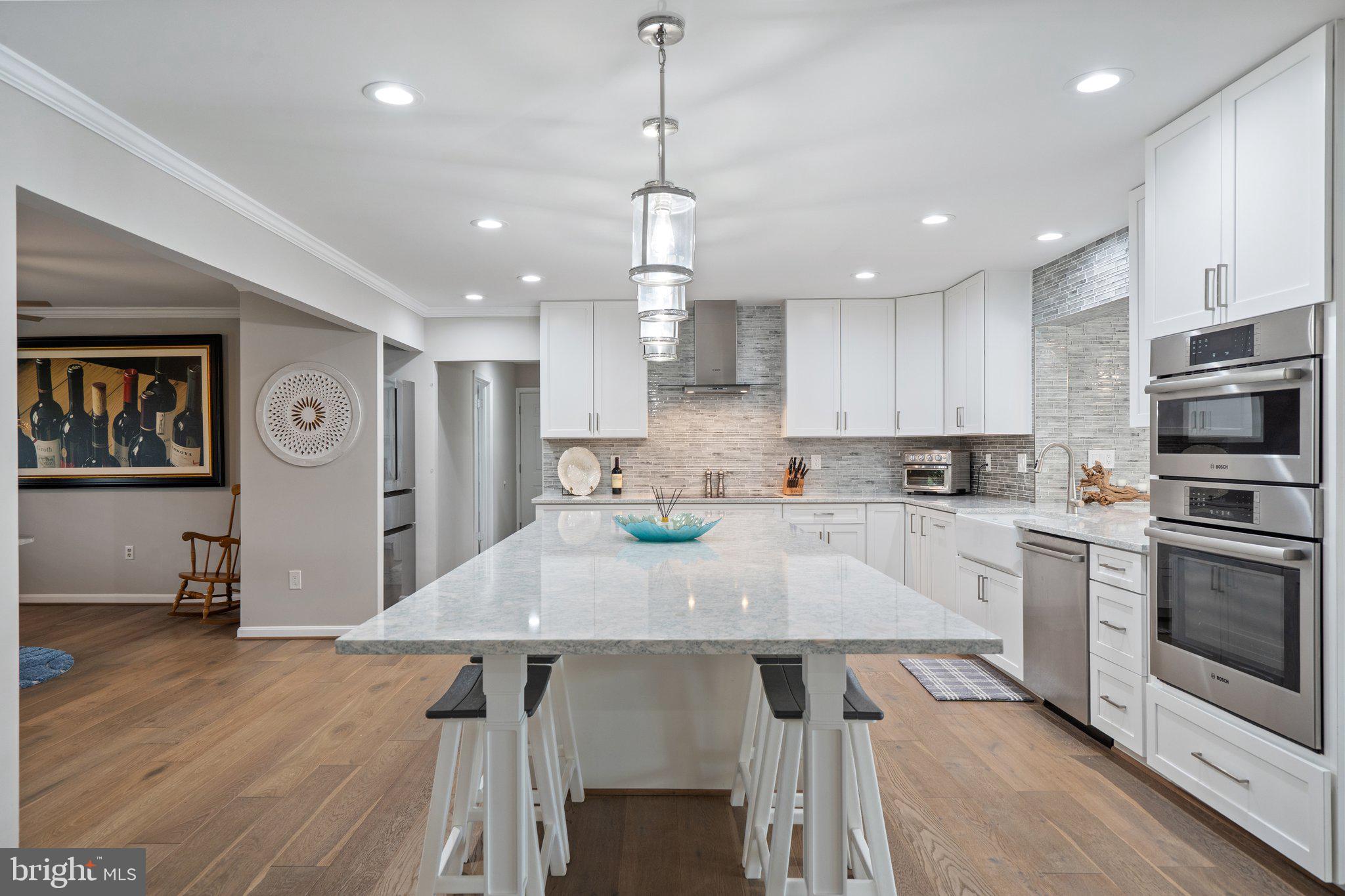 LAWNVALE ESTATES - Residential