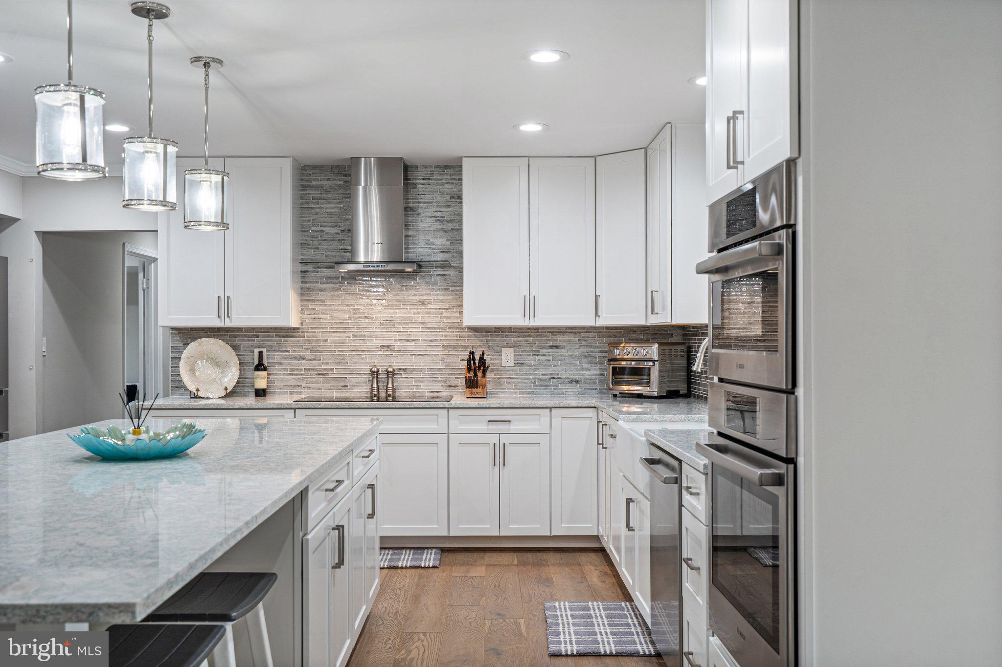 LAWNVALE ESTATES - Residential