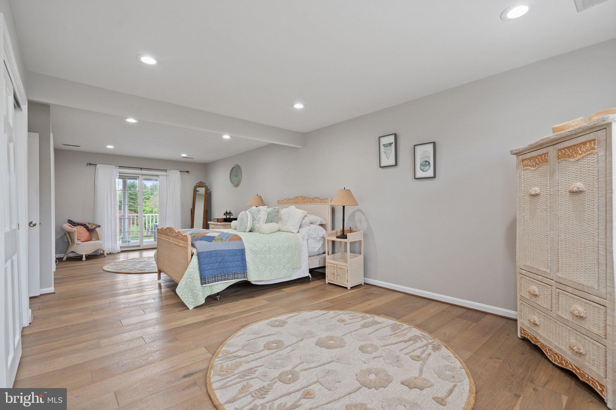 LAWNVALE ESTATES - Residential