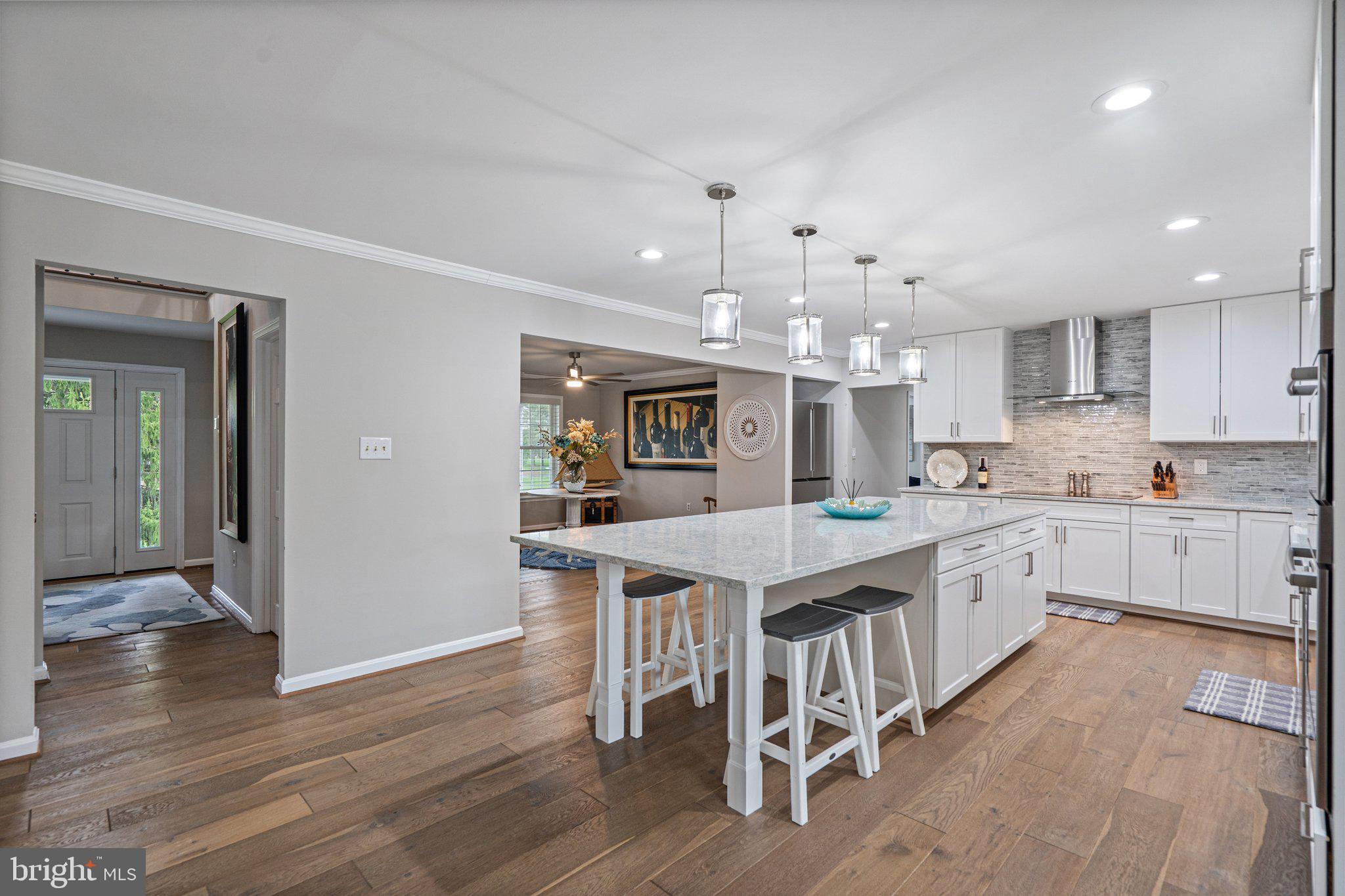 LAWNVALE ESTATES - Residential