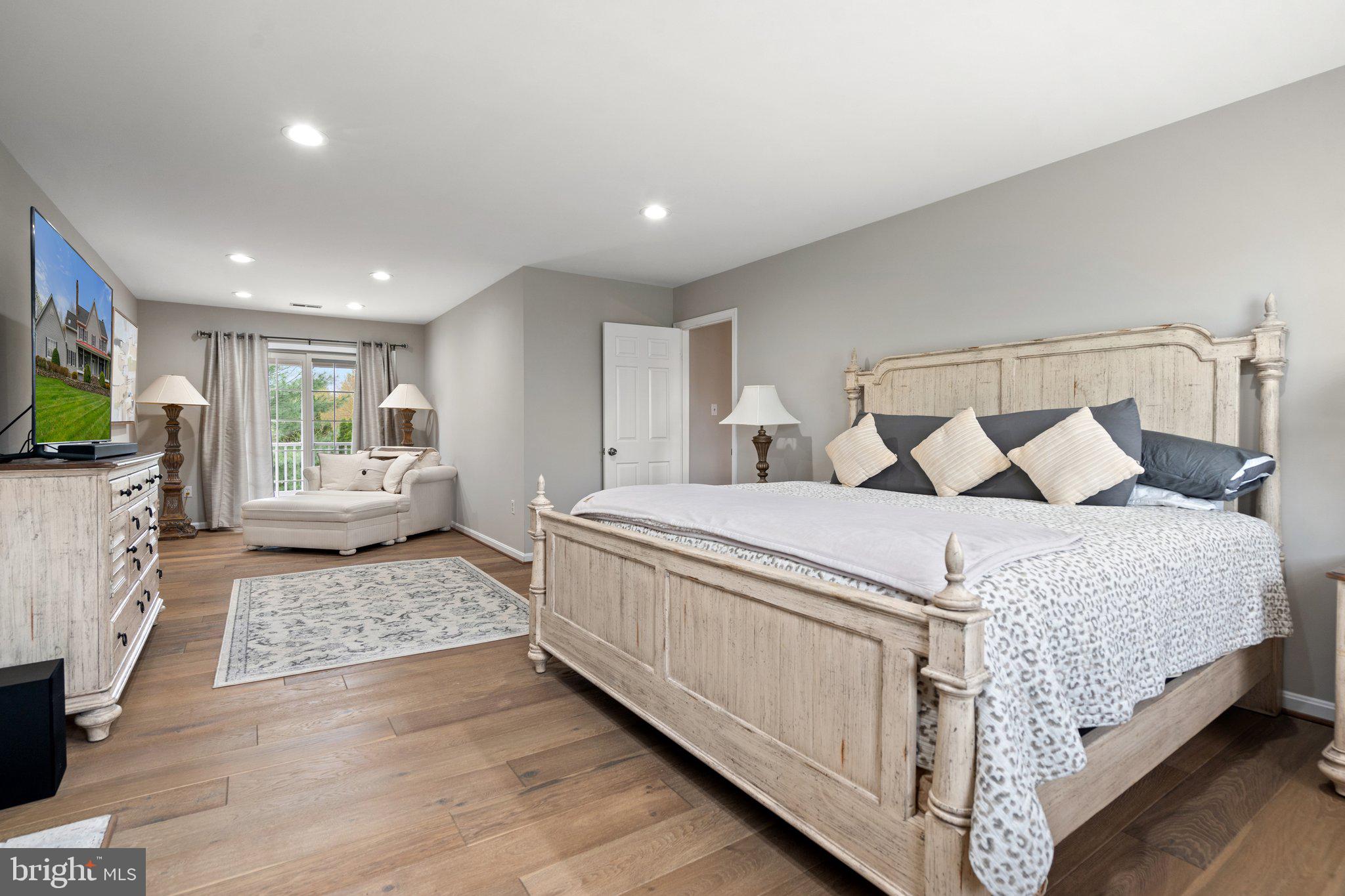 LAWNVALE ESTATES - Residential