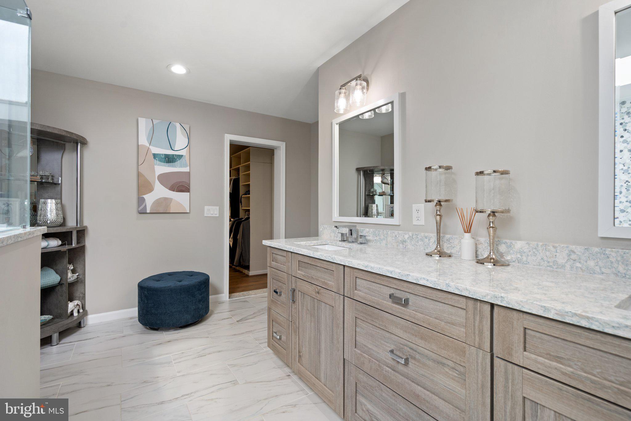 LAWNVALE ESTATES - Residential