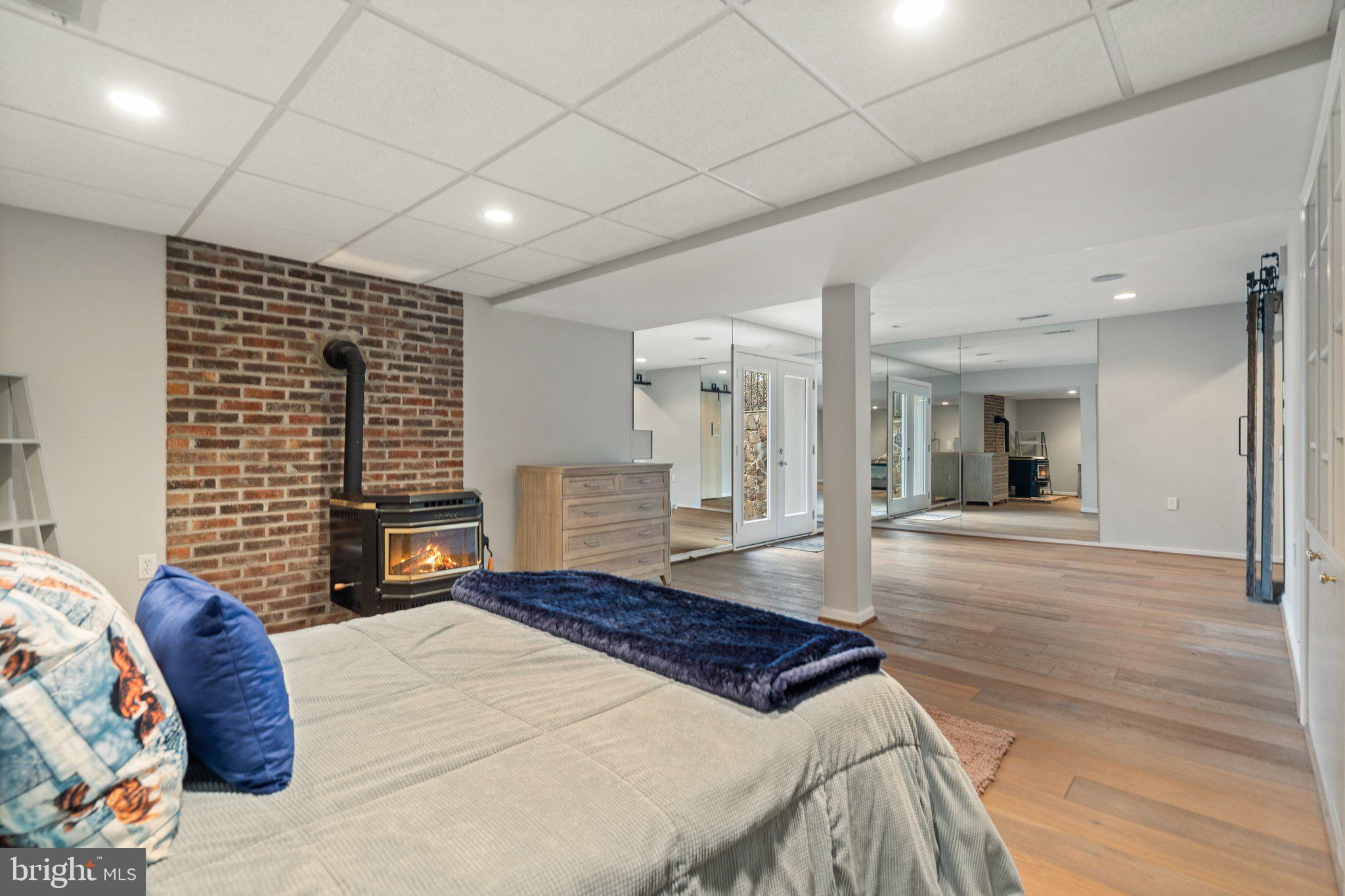 LAWNVALE ESTATES - Residential