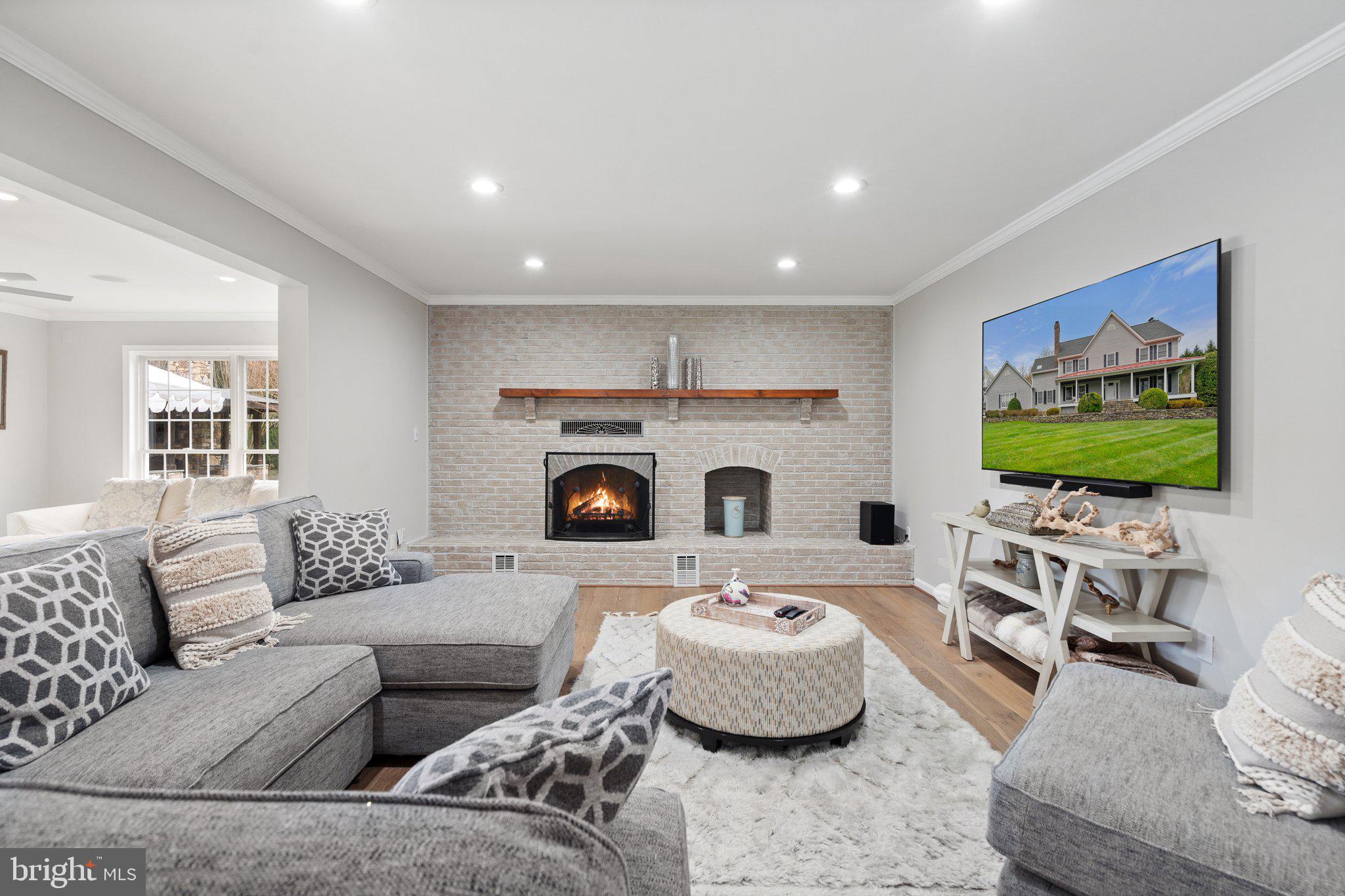 LAWNVALE ESTATES - Residential