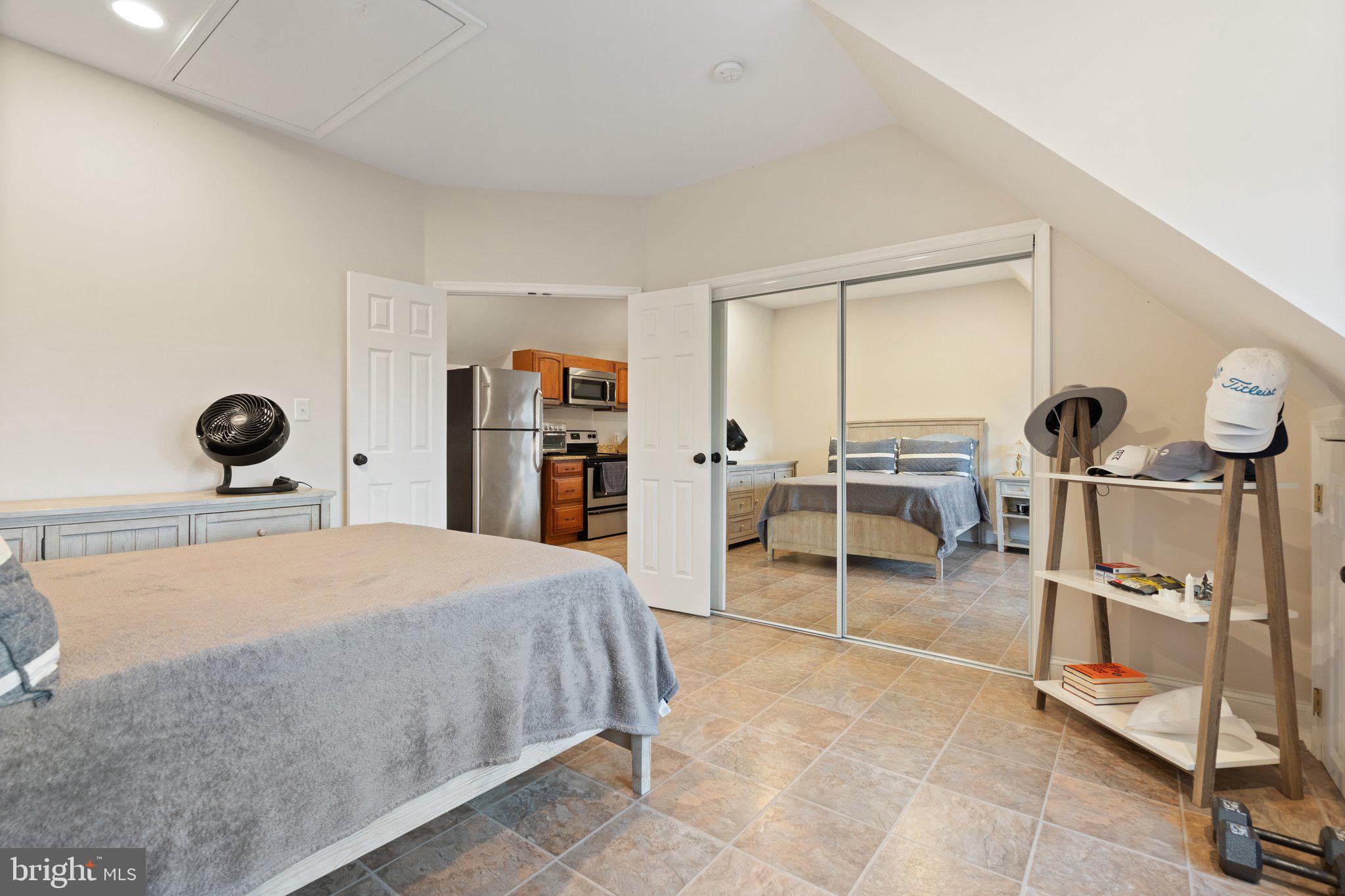 LAWNVALE ESTATES - Residential