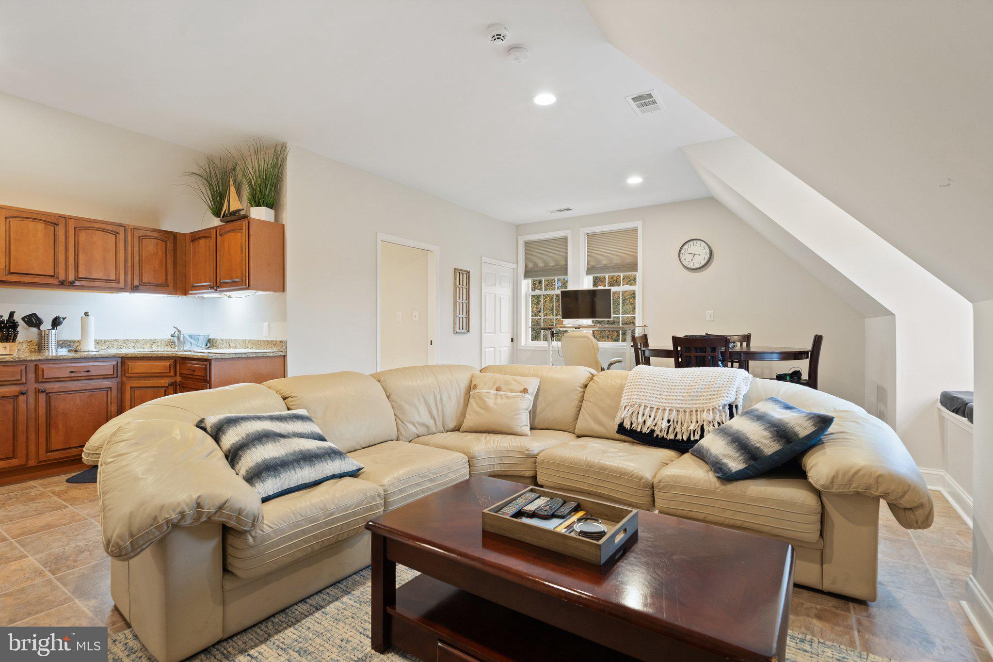 LAWNVALE ESTATES - Residential