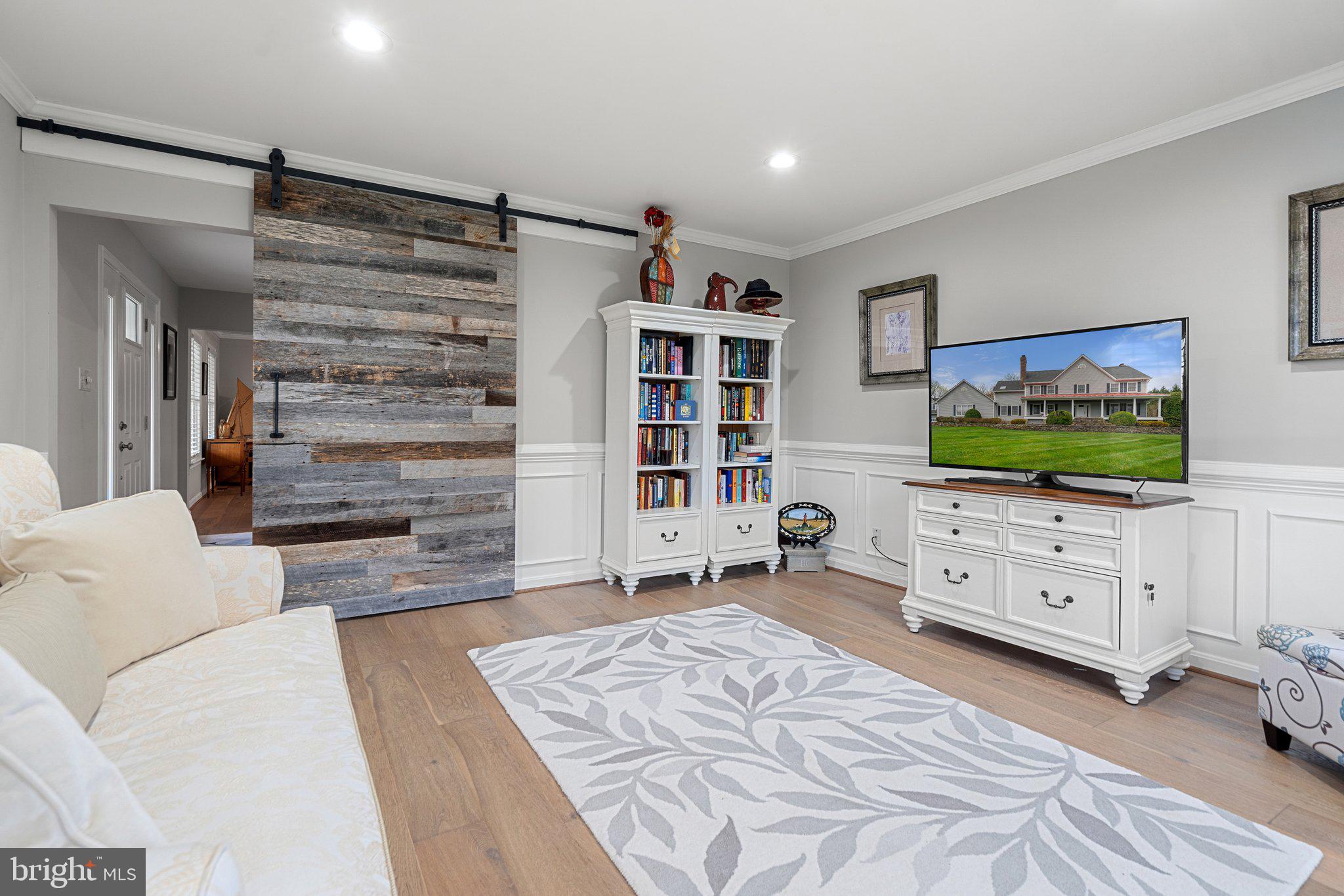 LAWNVALE ESTATES - Residential