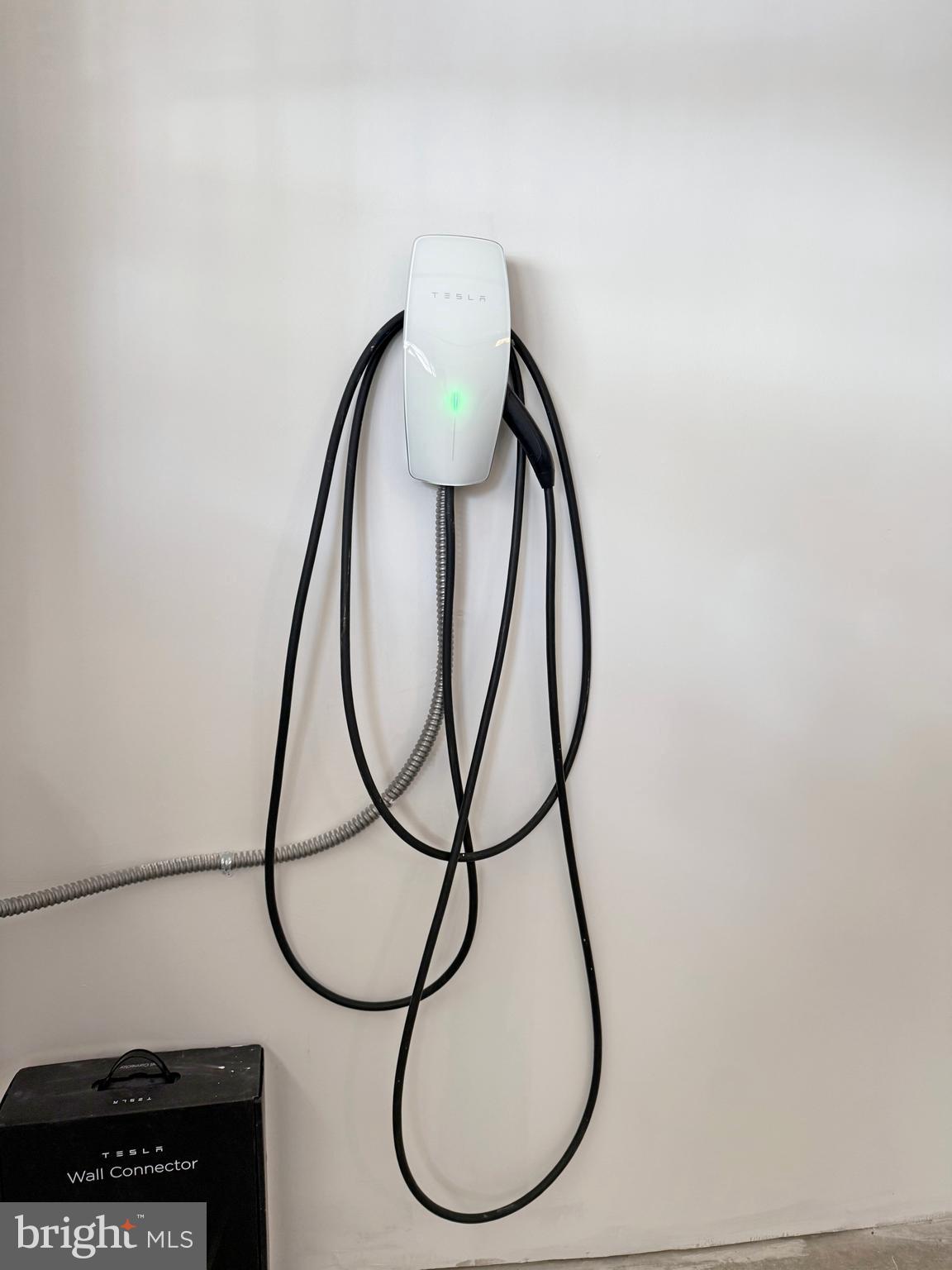 HOWARD SQUARE - Residential Lease