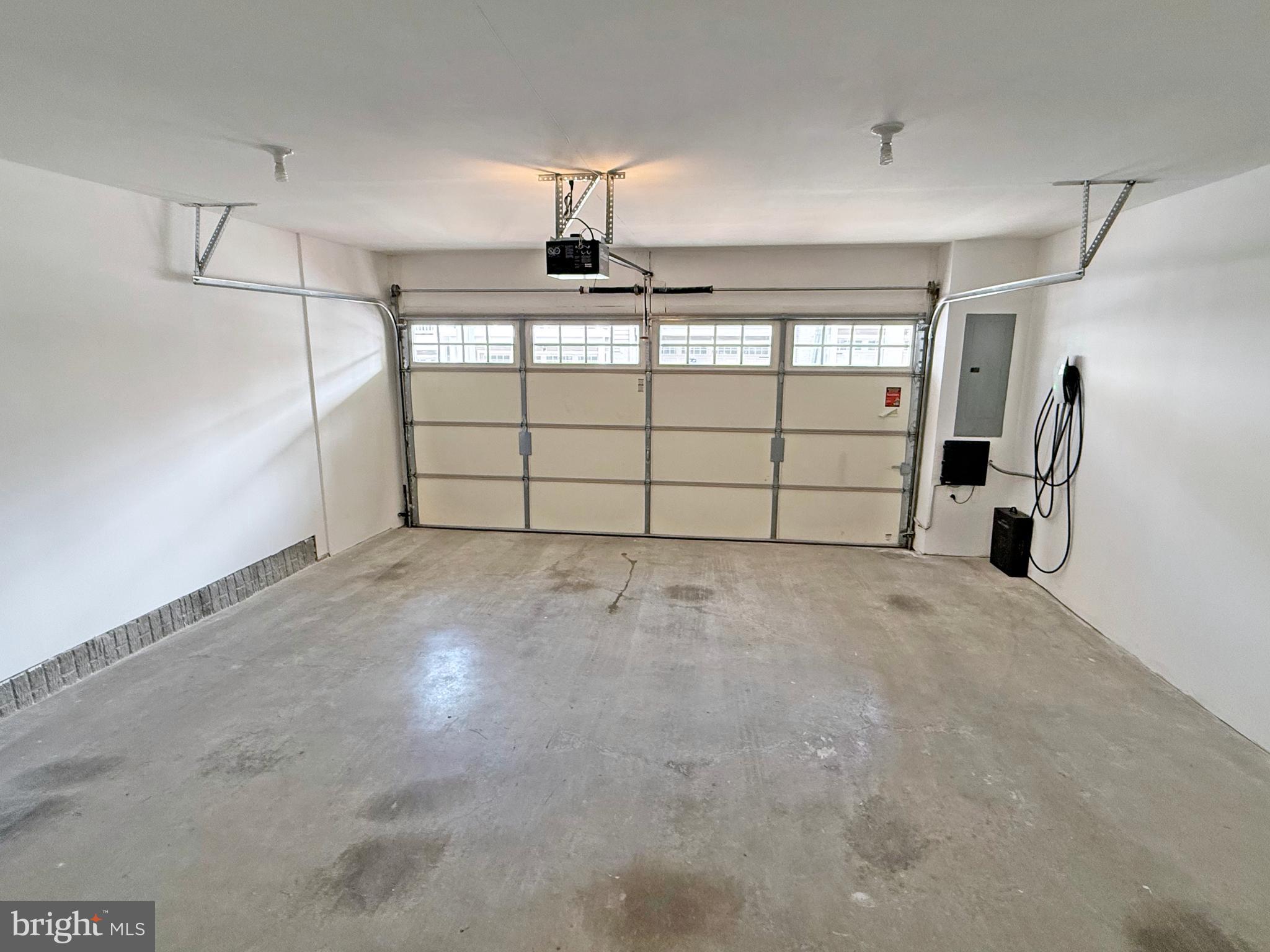 HOWARD SQUARE - Residential Lease