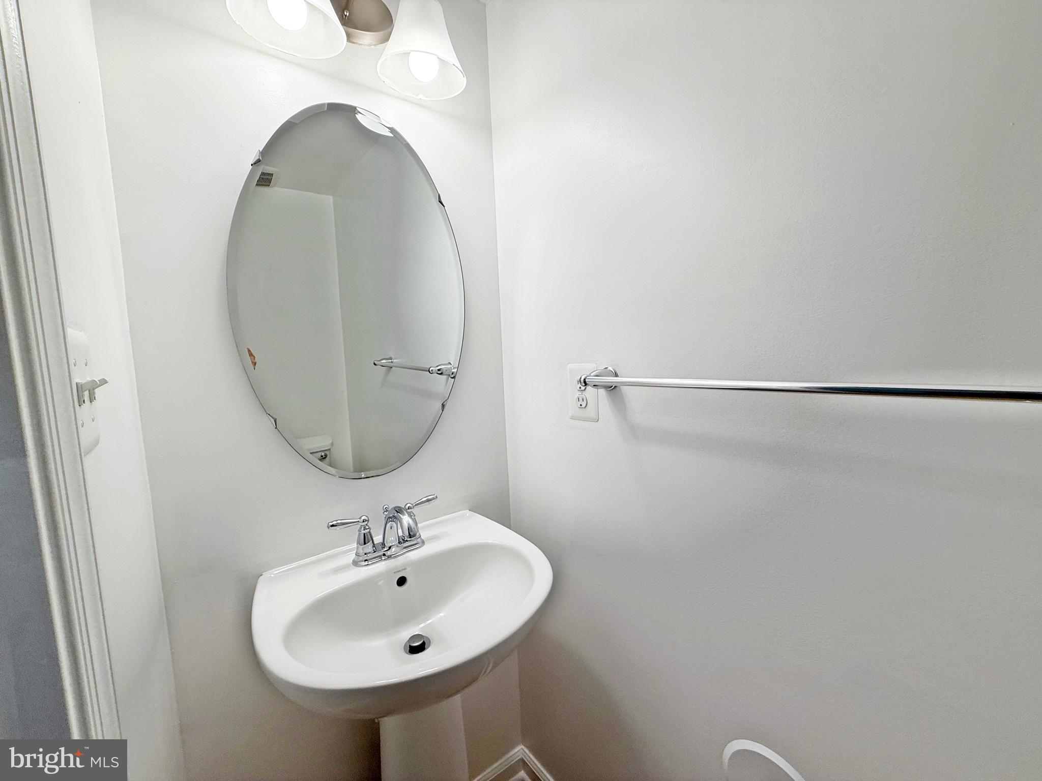 HOWARD SQUARE - Residential Lease