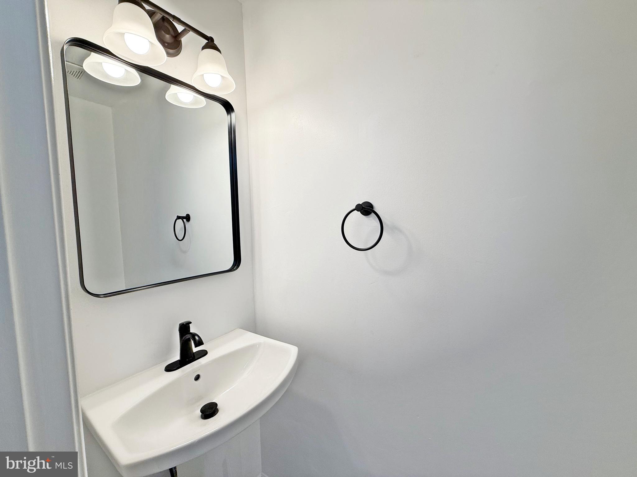 HOWARD SQUARE - Residential Lease