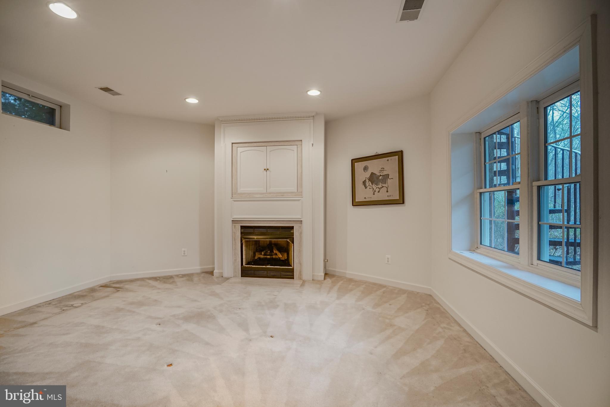 ESTATES AT ROSELAND - Residential