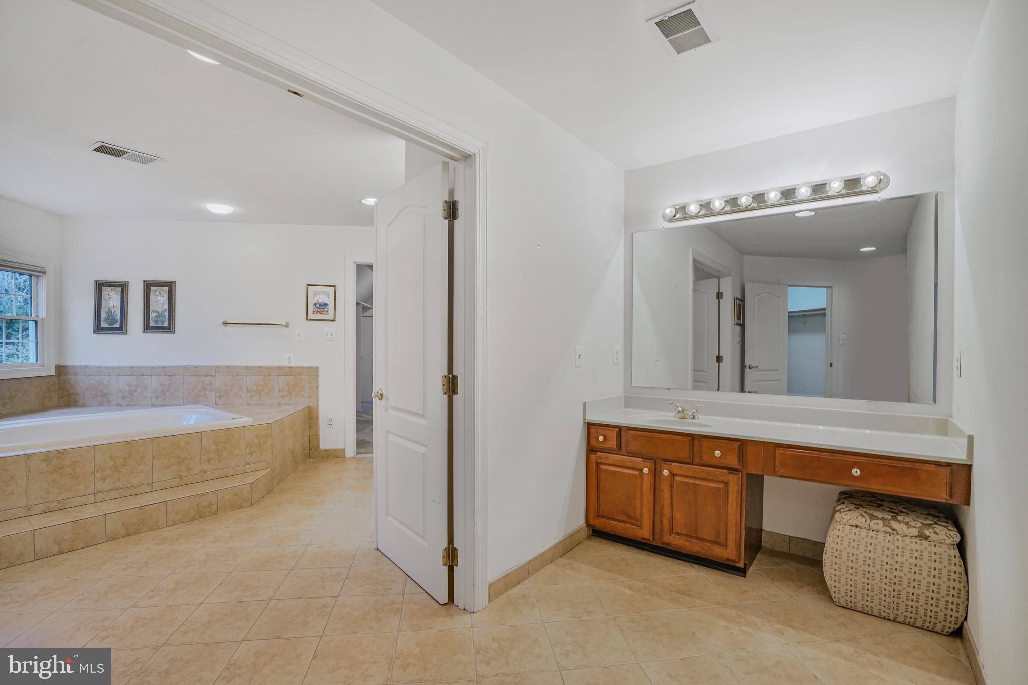 ESTATES AT ROSELAND - Residential