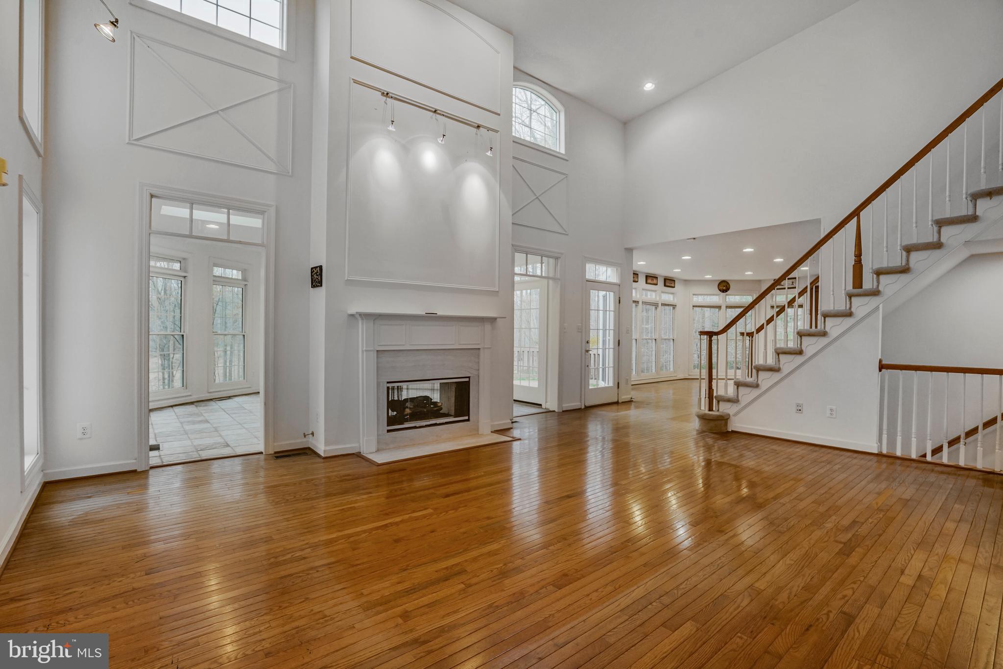 ESTATES AT ROSELAND - Residential