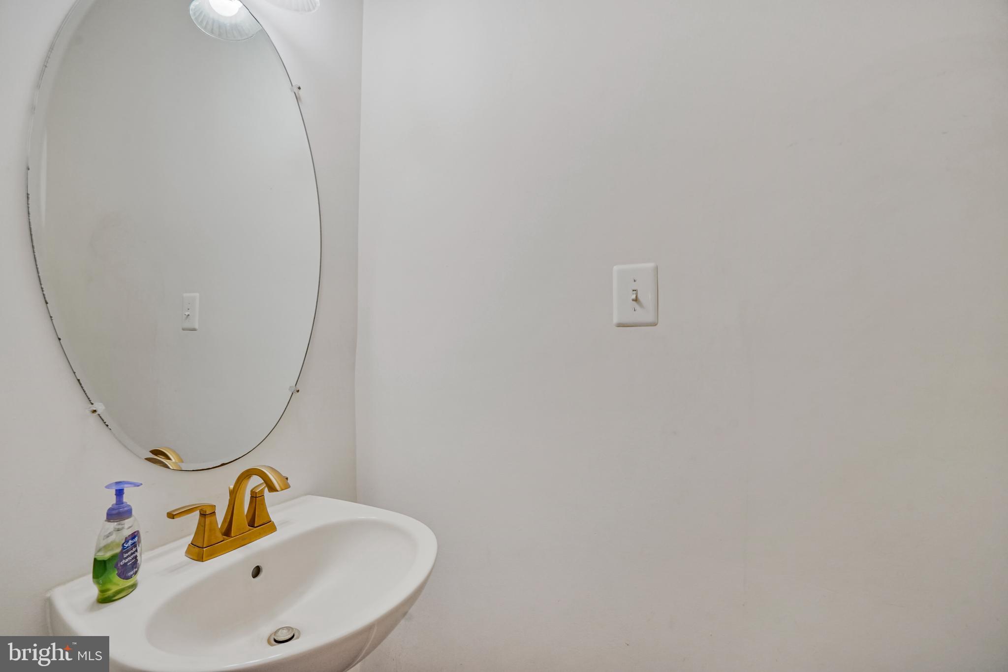 ESTATES AT ROSELAND - Residential