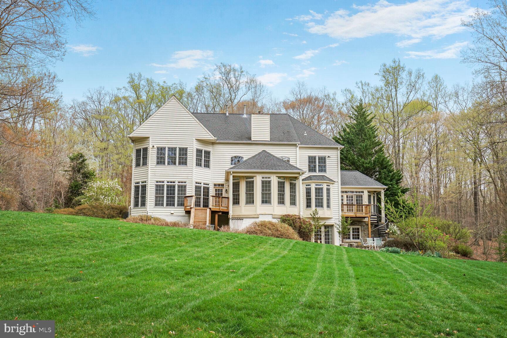 ESTATES AT ROSELAND - Residential