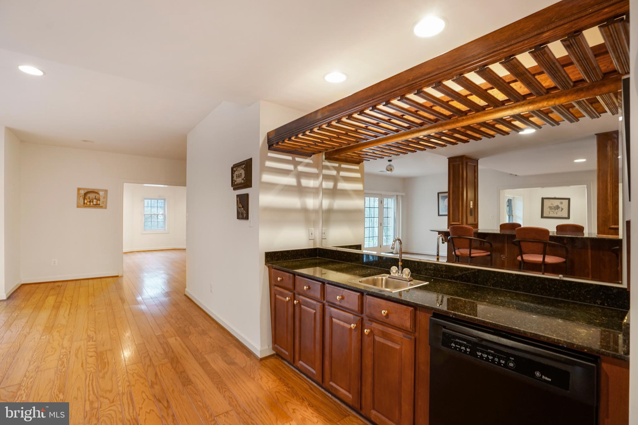 ESTATES AT ROSELAND - Residential