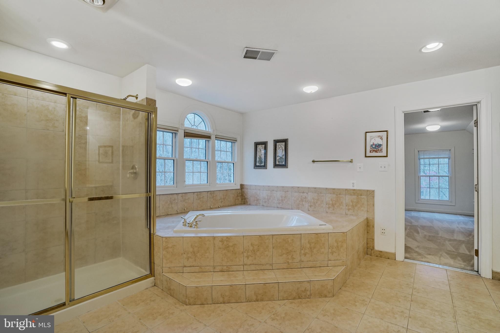 ESTATES AT ROSELAND - Residential