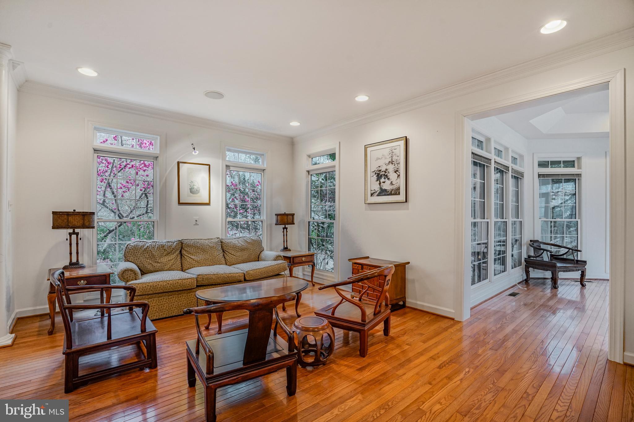 ESTATES AT ROSELAND - Residential