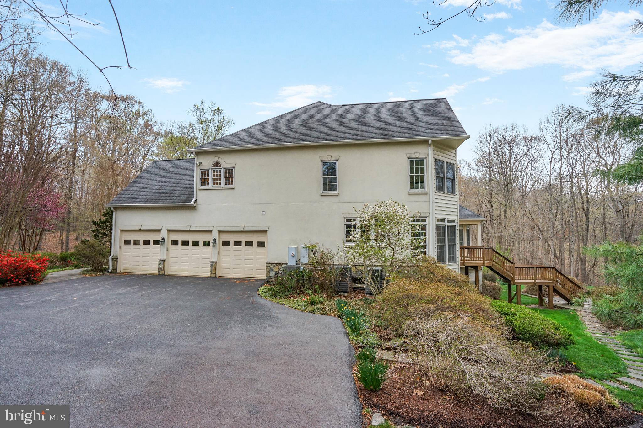 ESTATES AT ROSELAND - Residential