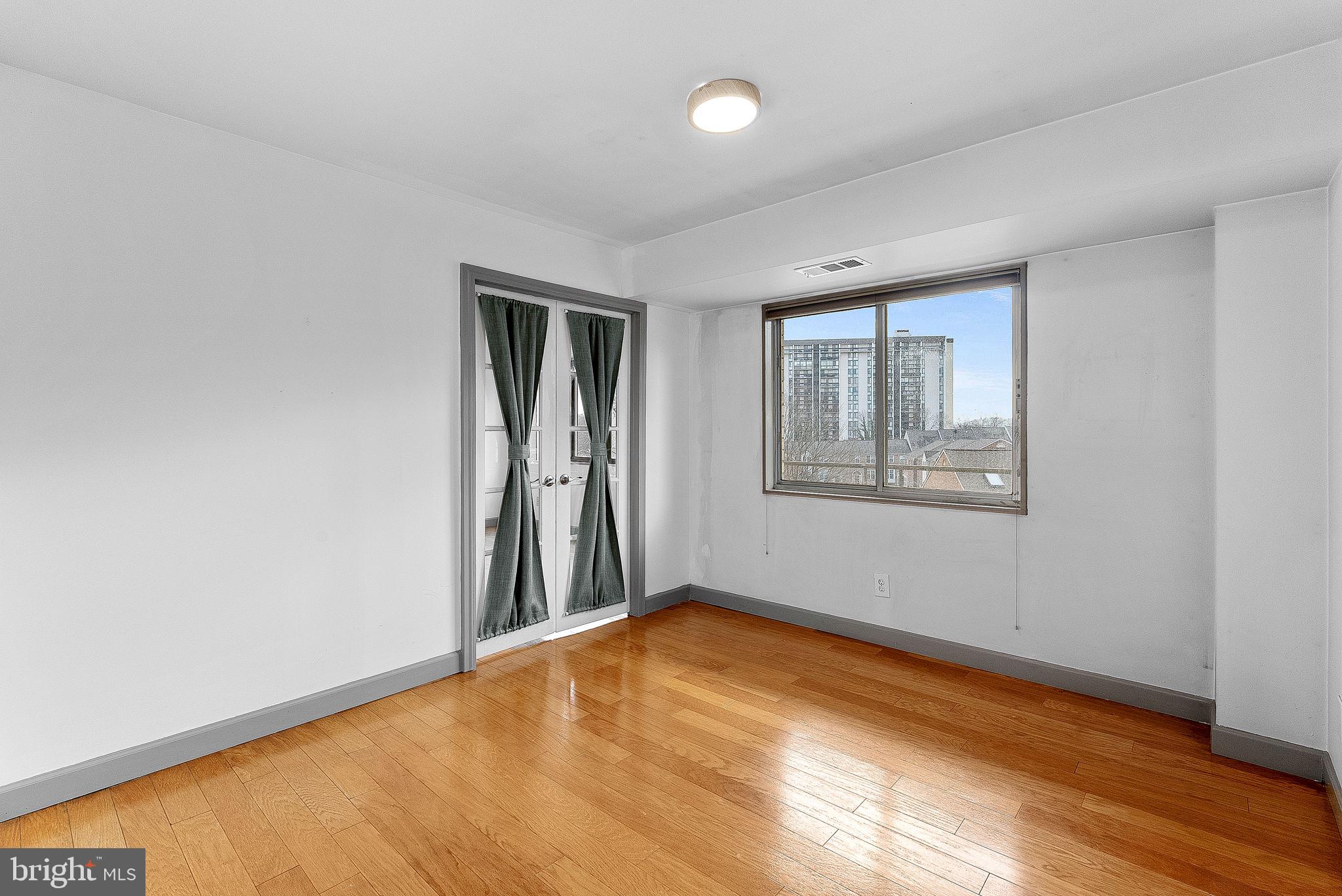 PAVILION ON THE PARK - Residential