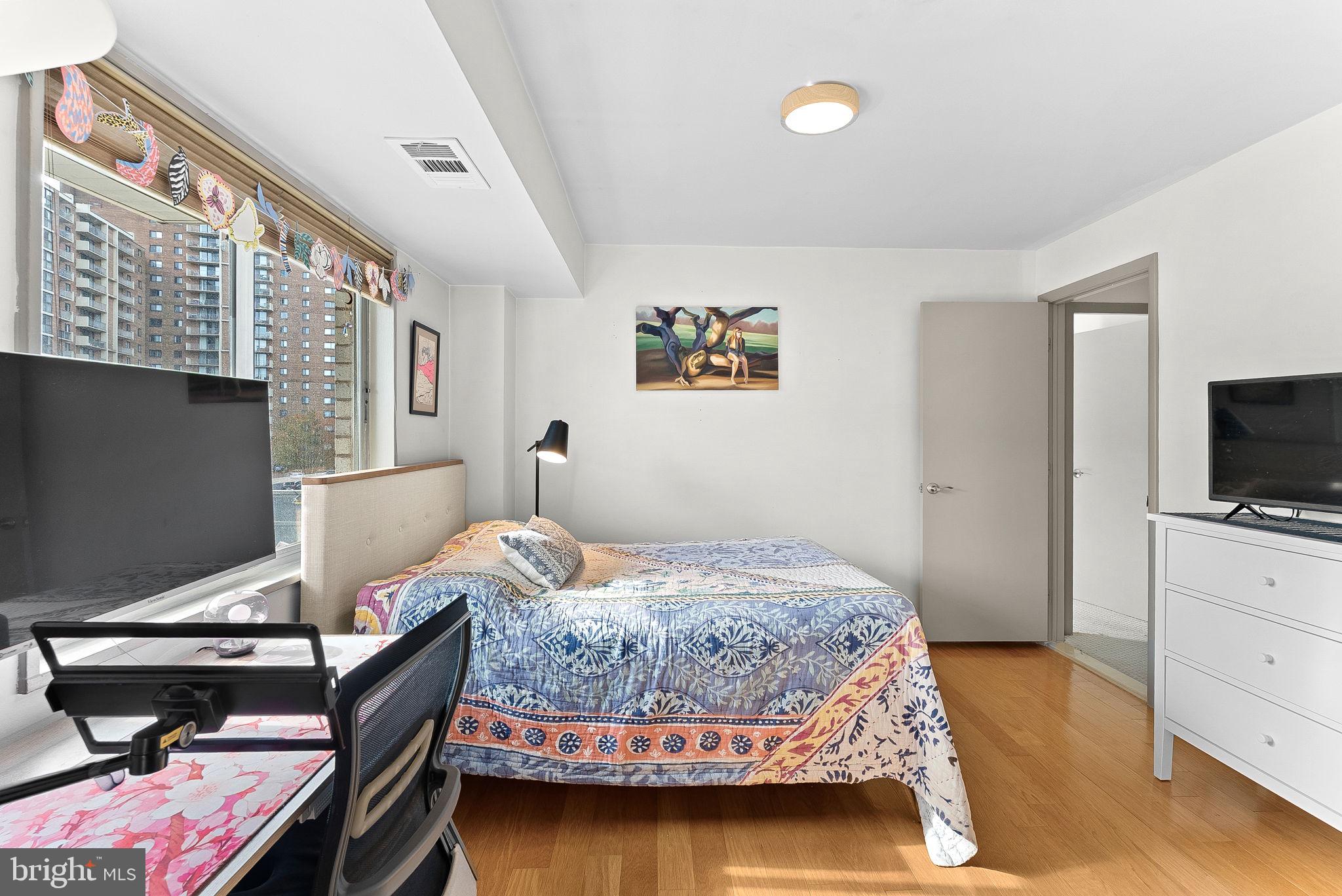 PAVILION ON THE PARK - Residential