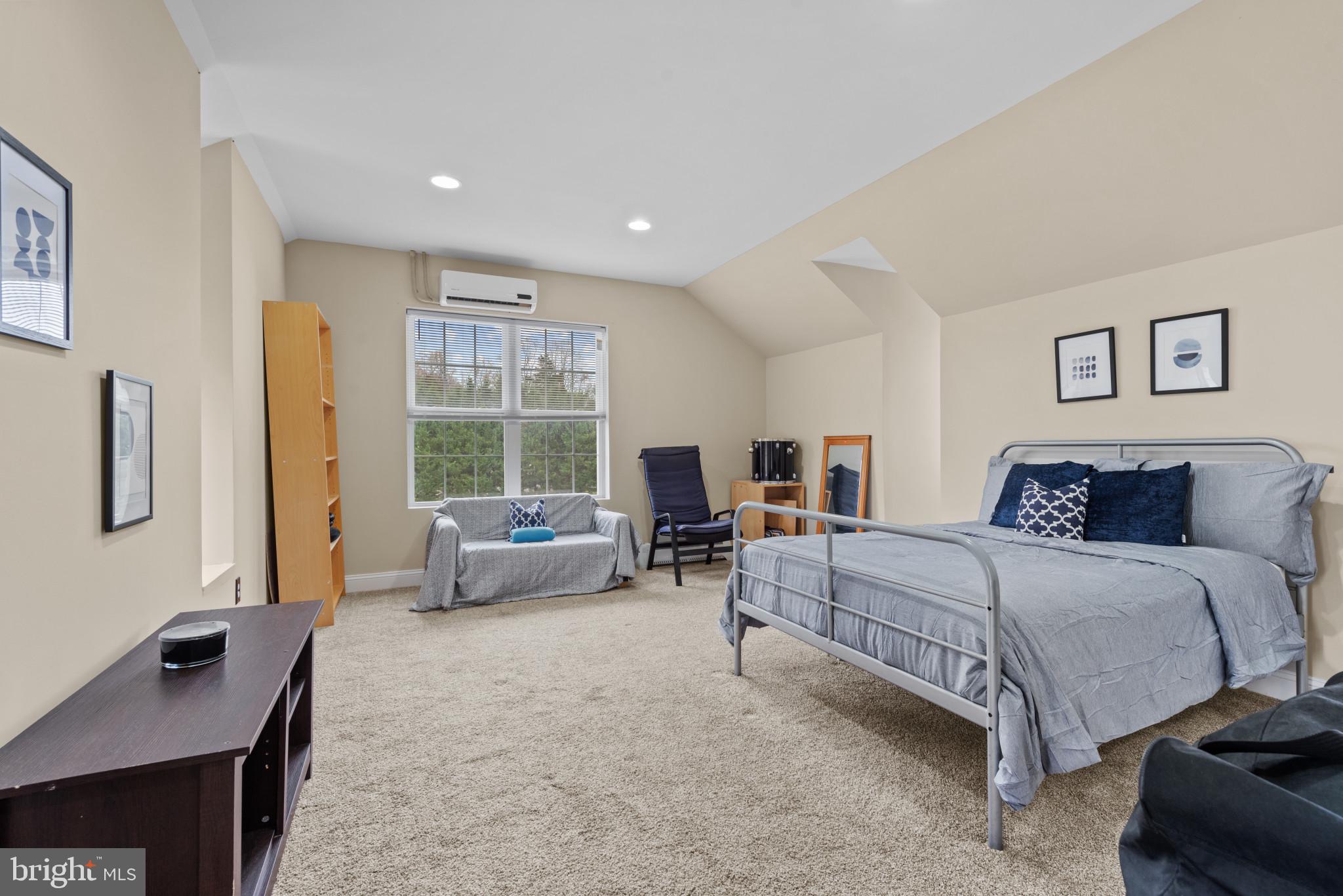 VALLEY HILLS - Residential