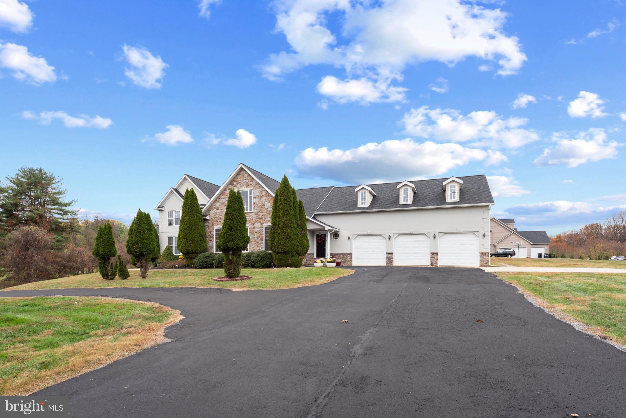 VALLEY HILLS - Residential