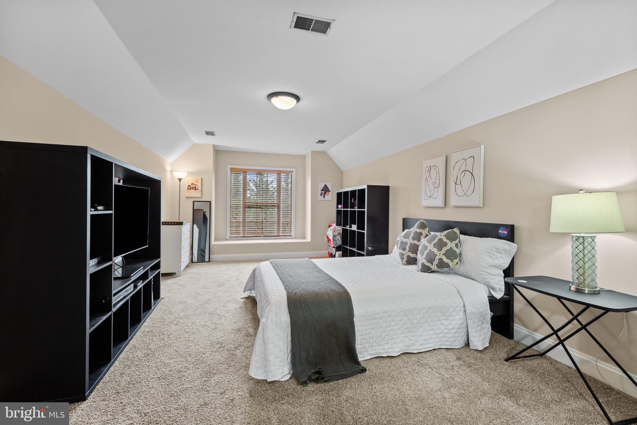 VALLEY HILLS - Residential