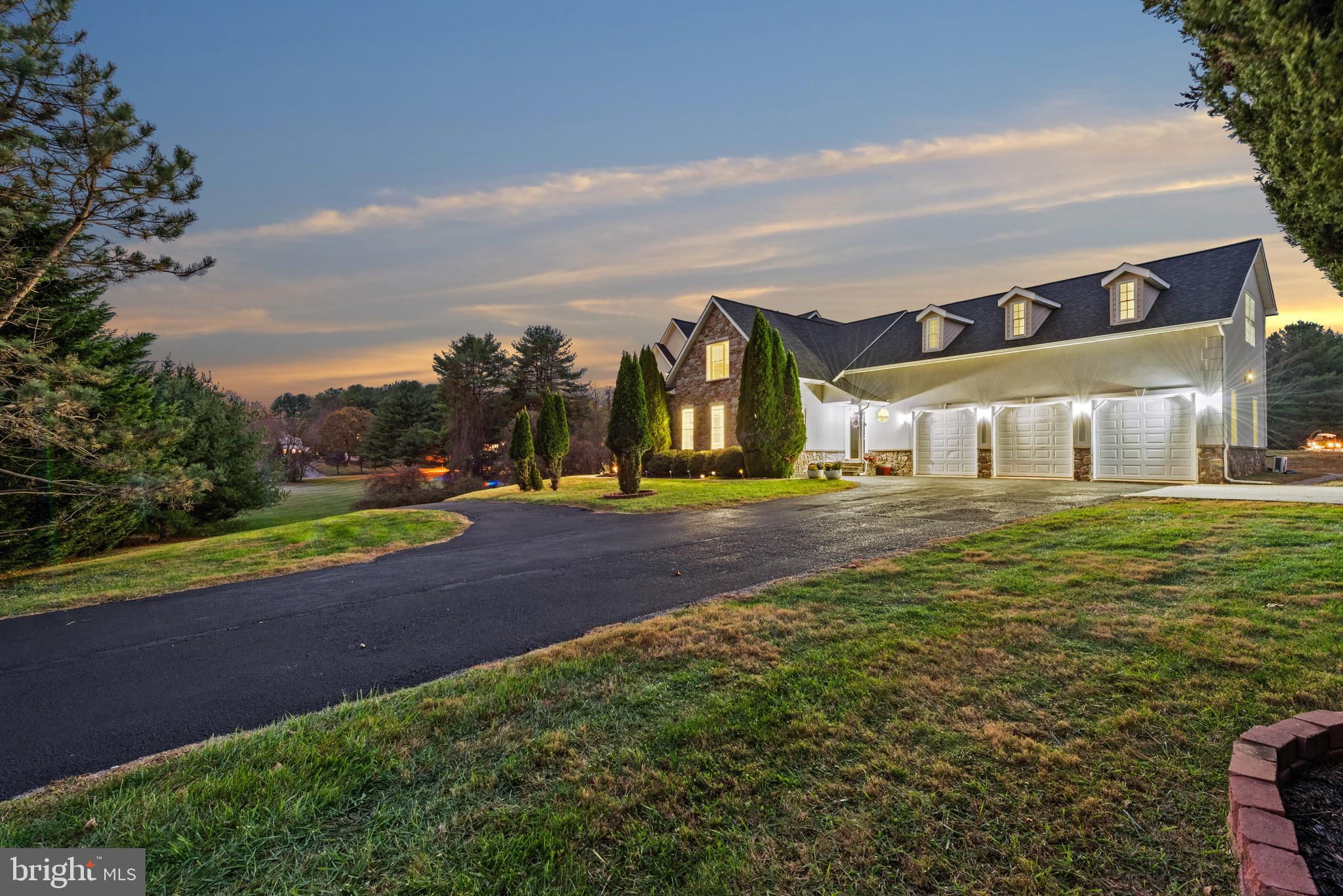 VALLEY HILLS - Residential