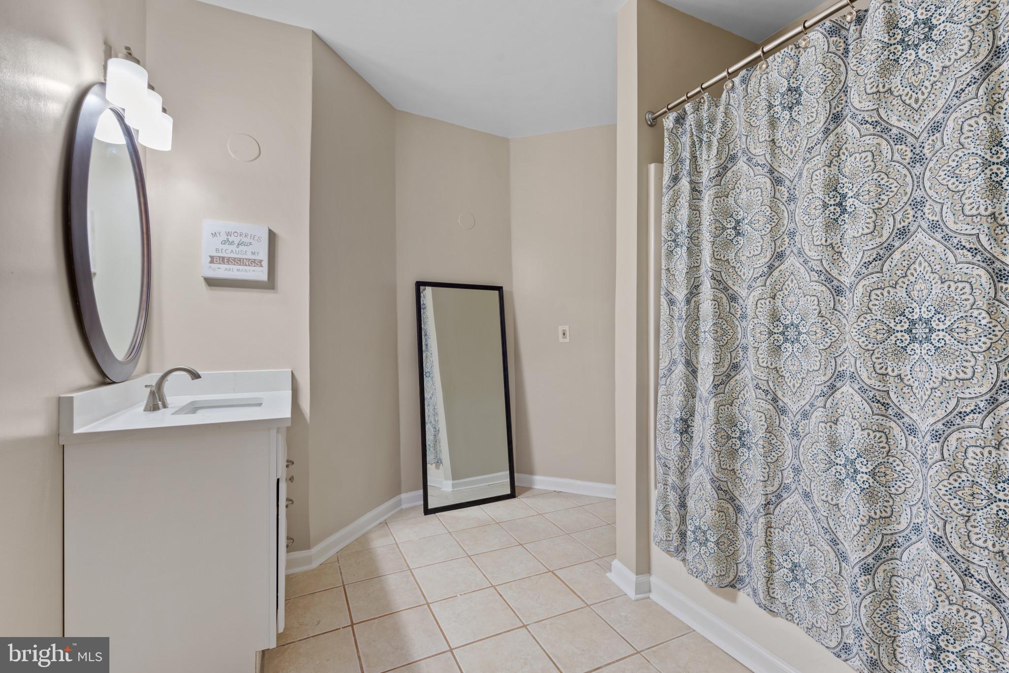 VALLEY HILLS - Residential