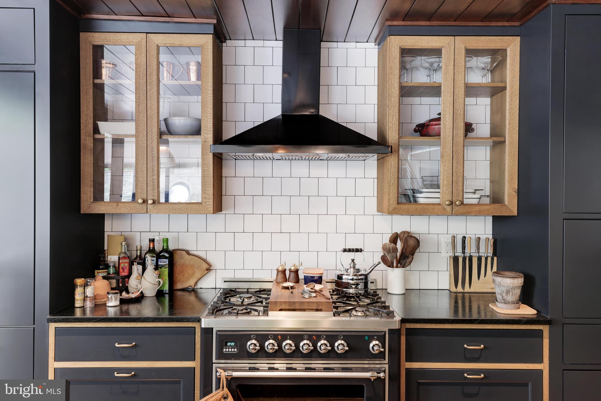 RESTON - Residential