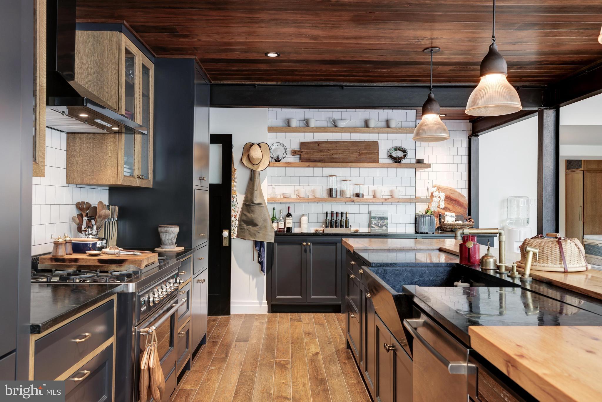 RESTON - Residential