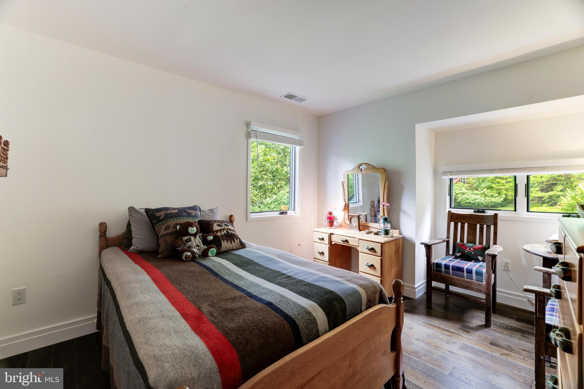 RESTON - Residential