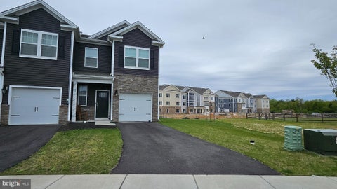 Condo For Sale - 50 Peregrine Way<br/> BURLINGTON, NJ 08016