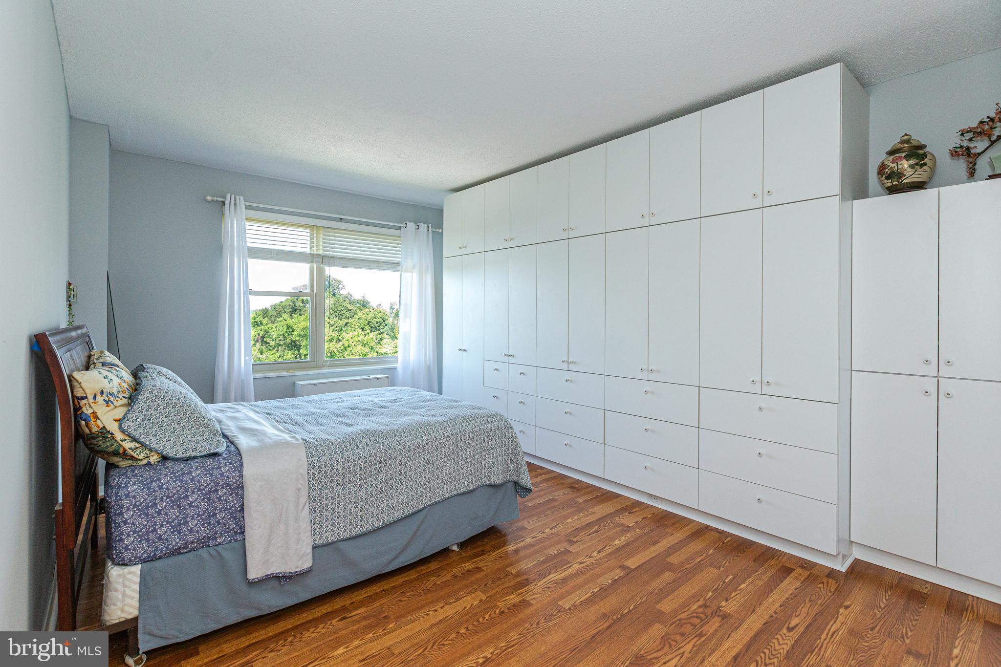 ROLAND PARK - Residential Lease