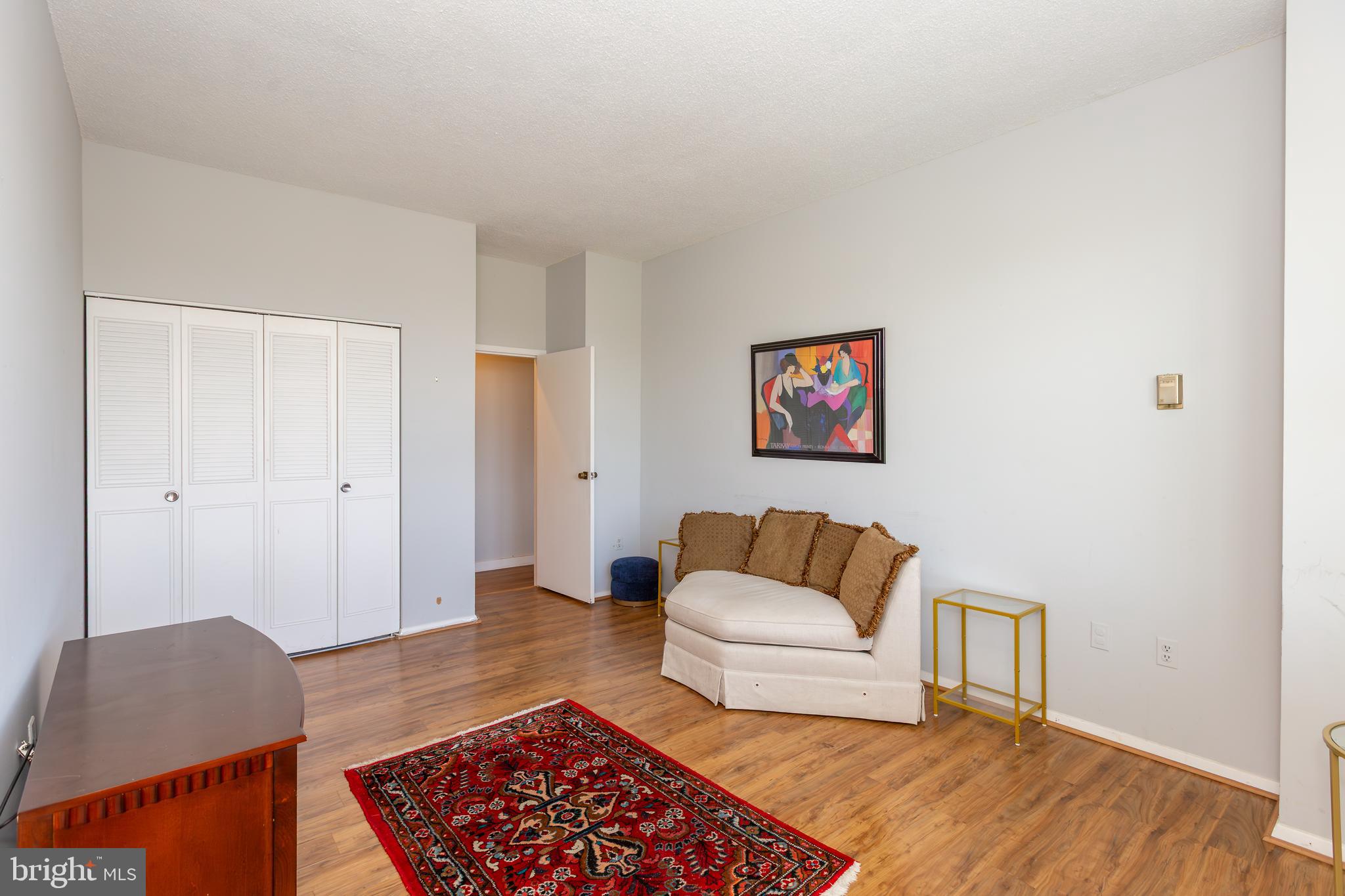 ROLAND PARK - Residential Lease