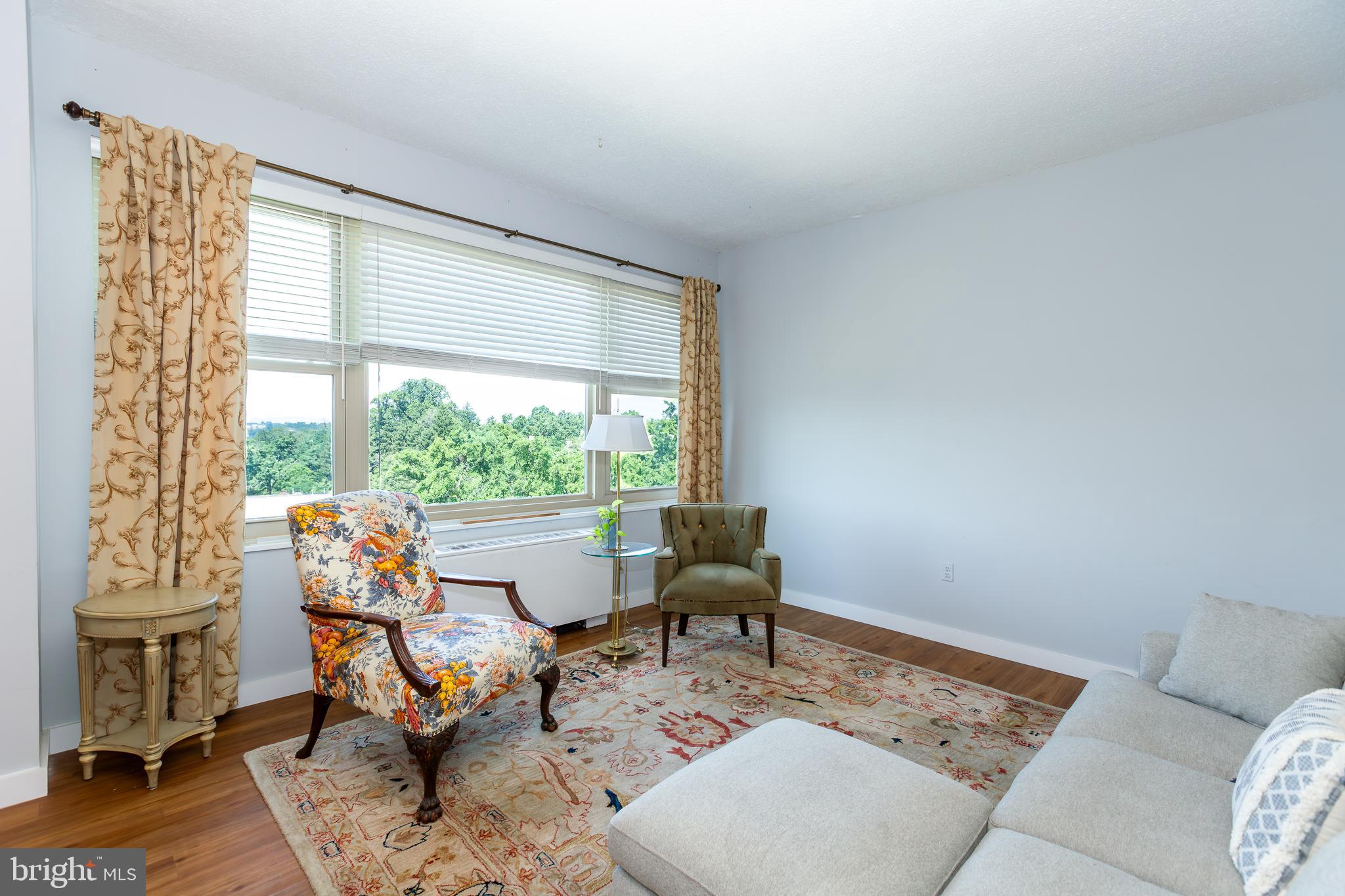 ROLAND PARK - Residential Lease