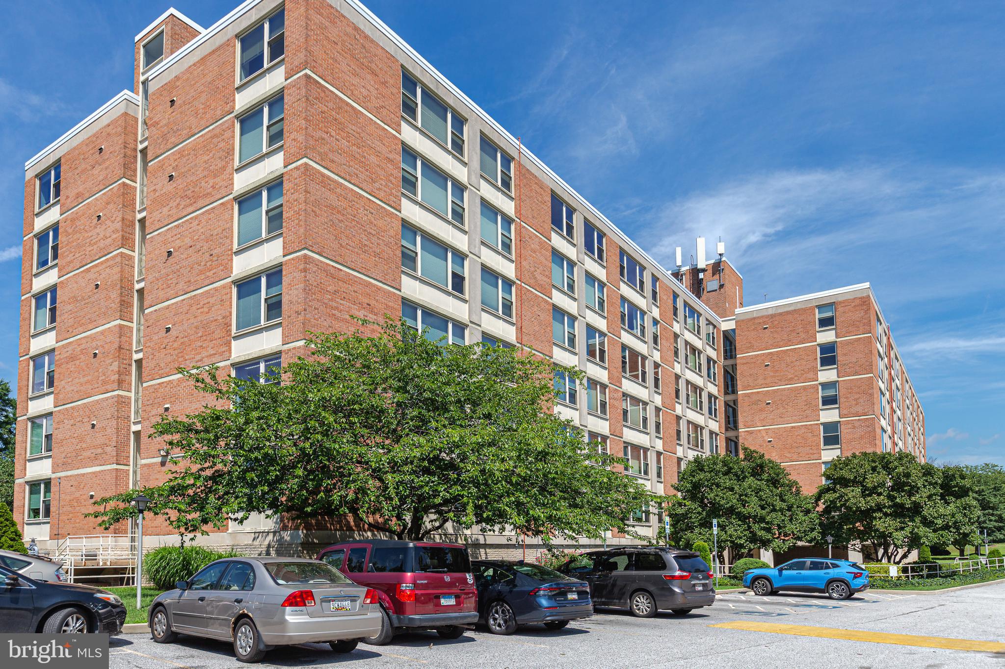 ROLAND PARK - Residential Lease