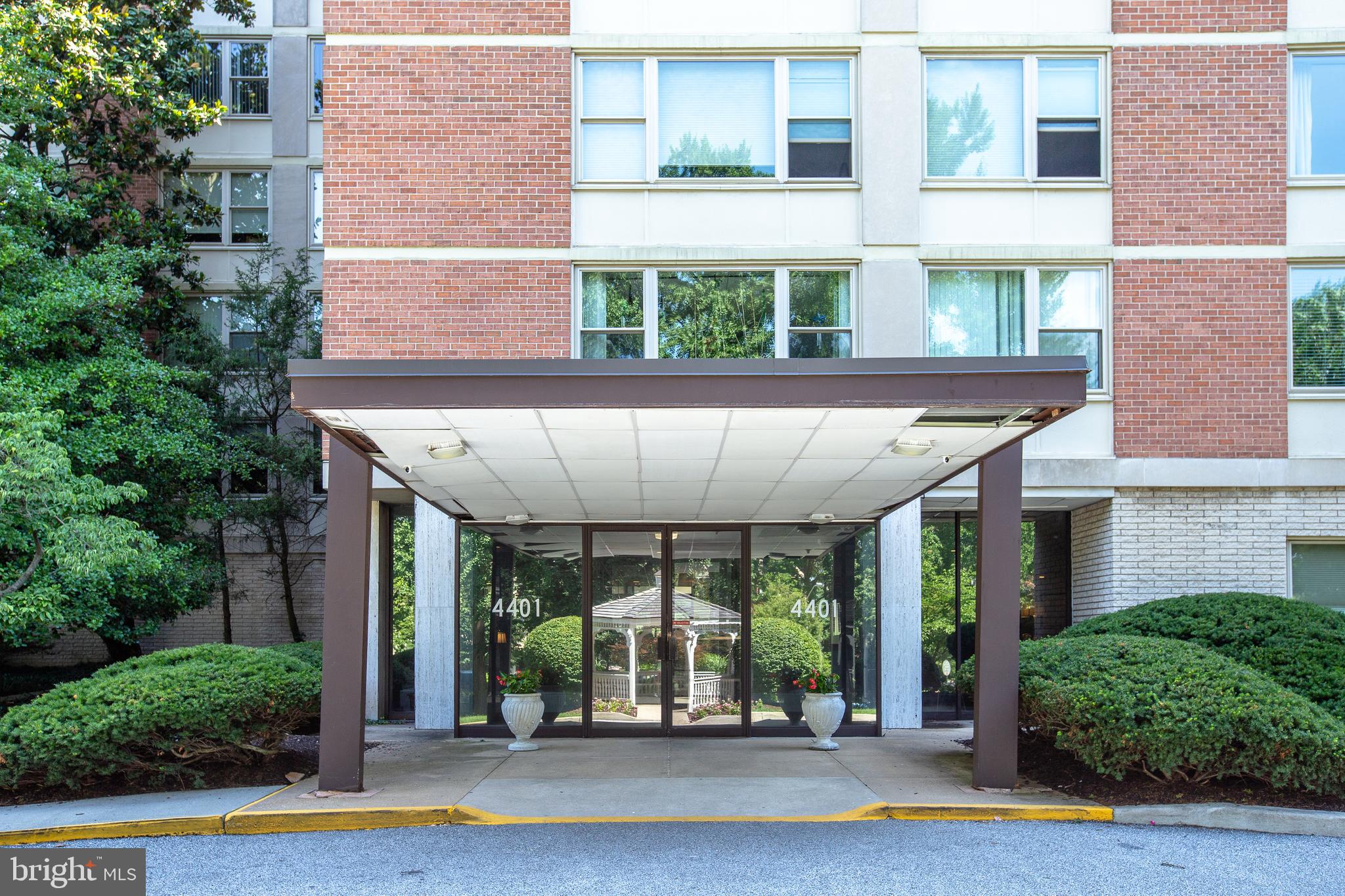 ROLAND PARK - Residential Lease