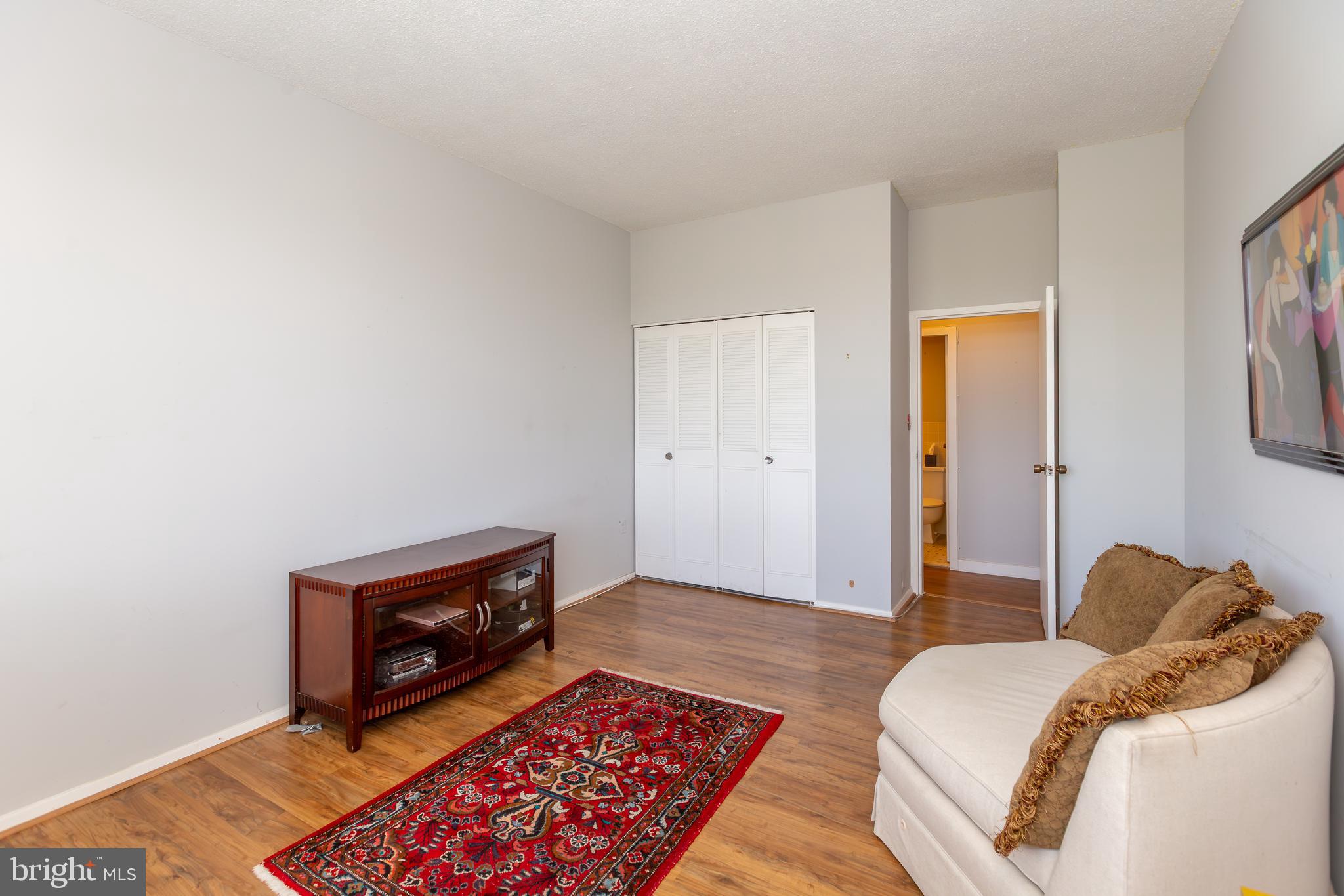 ROLAND PARK - Residential Lease