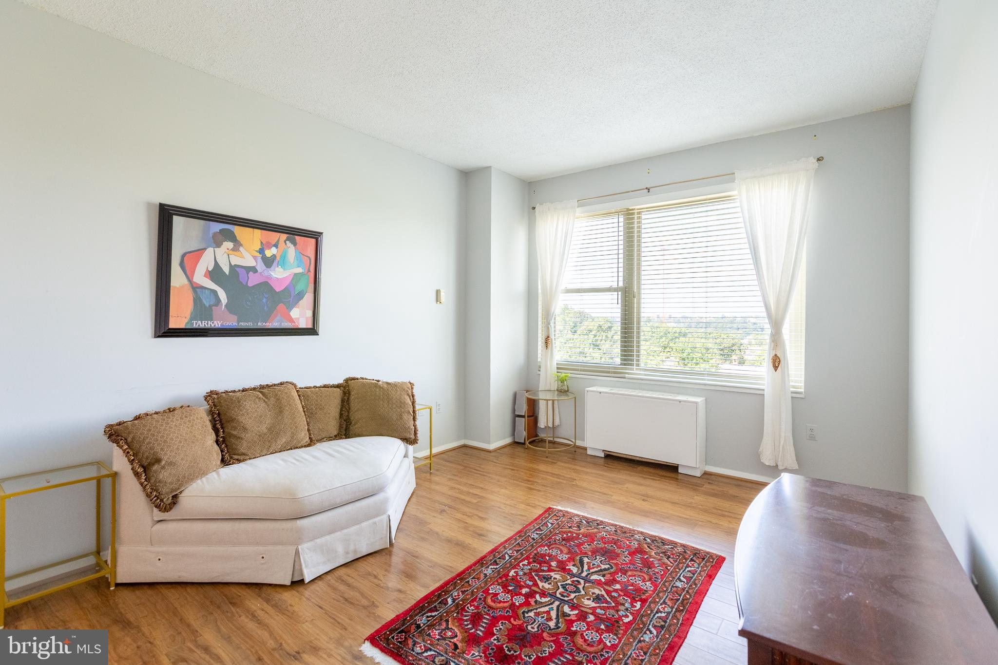 ROLAND PARK - Residential Lease