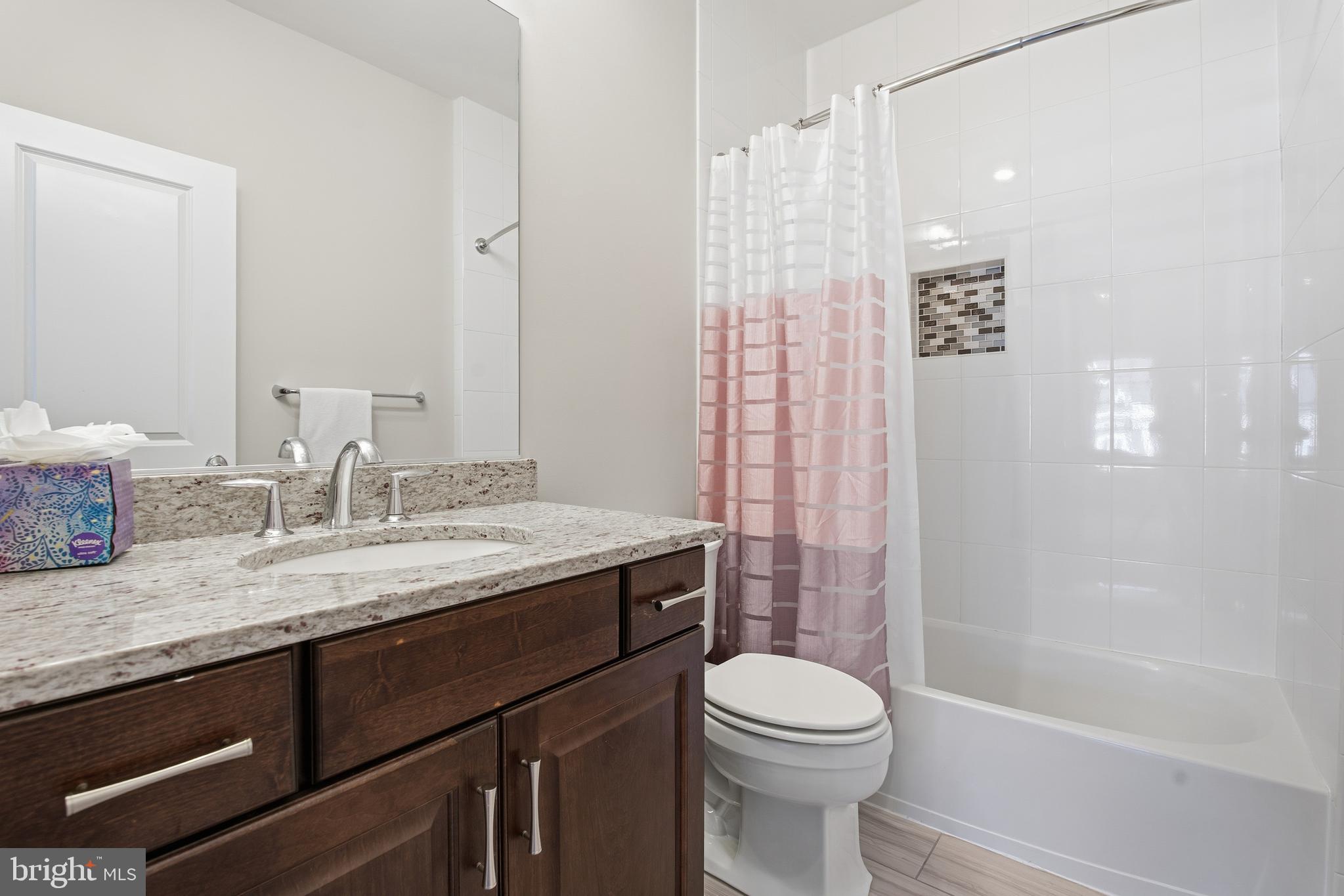 BETHESDA MEWS - Residential