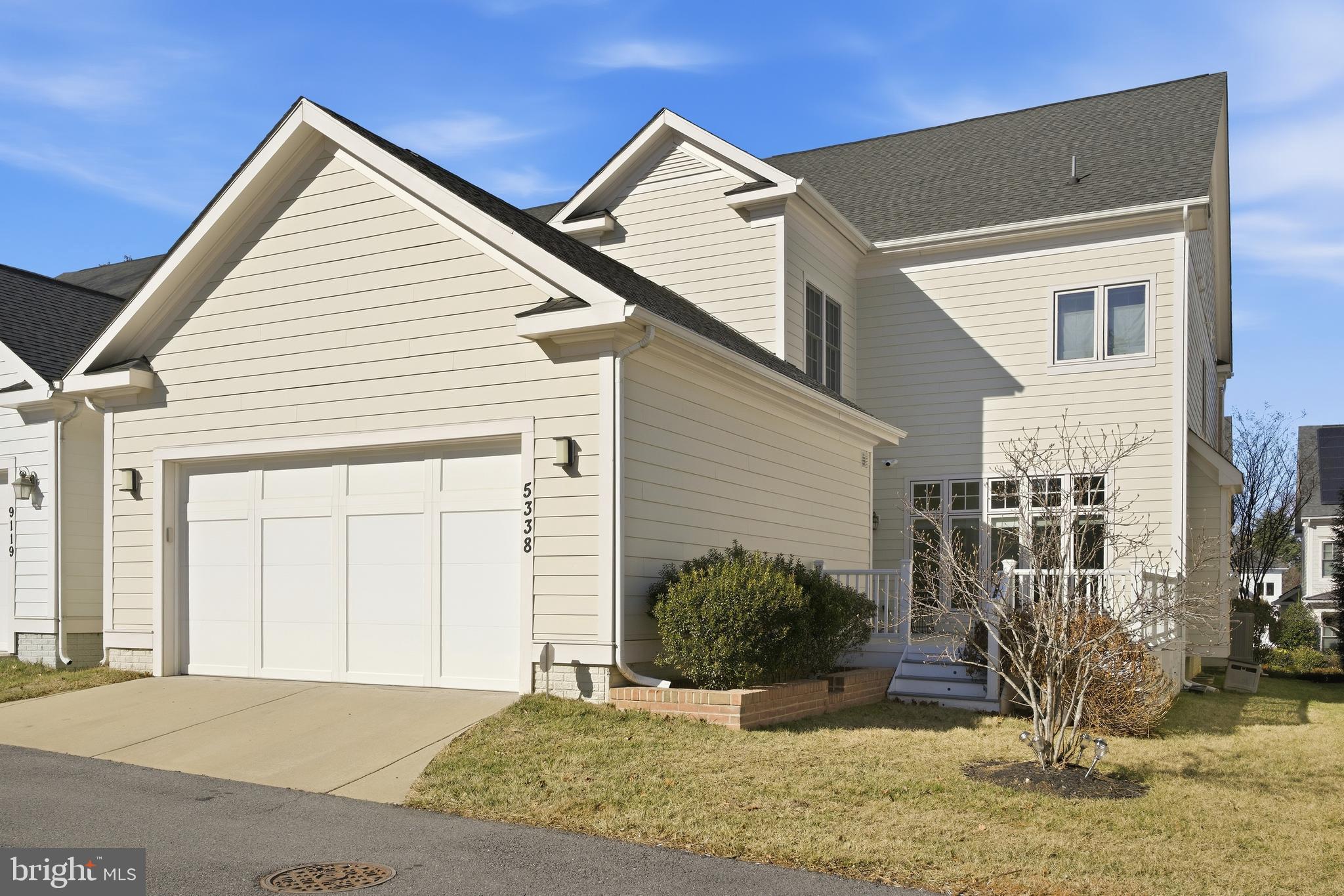 BETHESDA MEWS - Residential