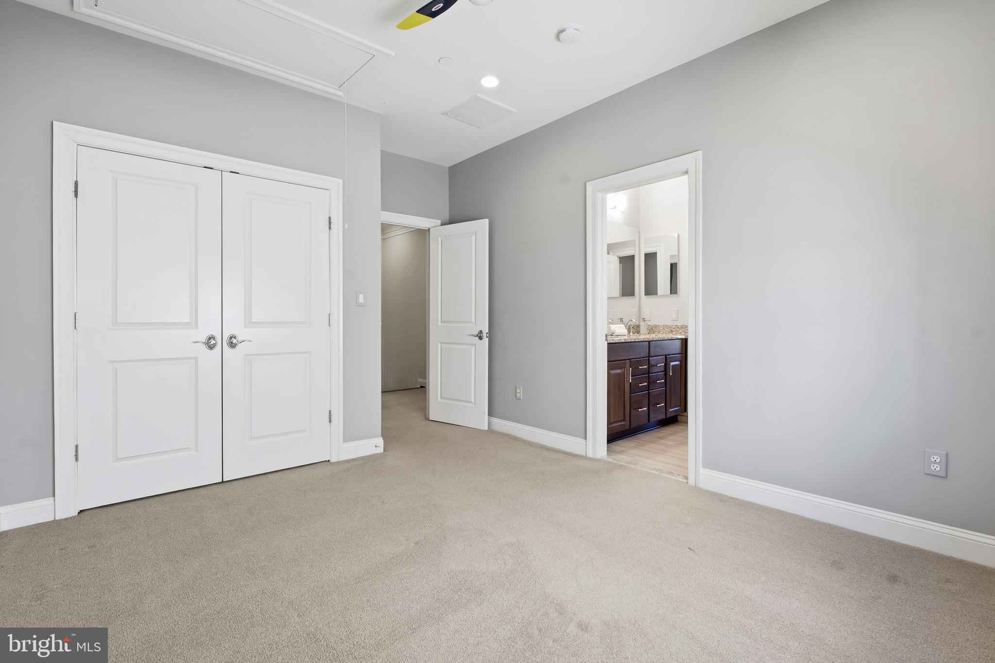 BETHESDA MEWS - Residential