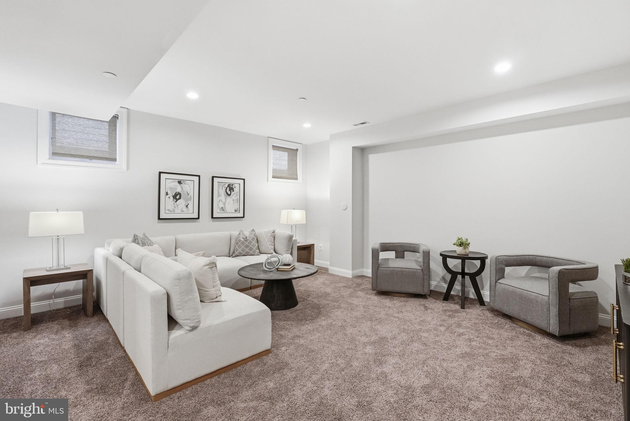 BETHESDA MEWS - Residential