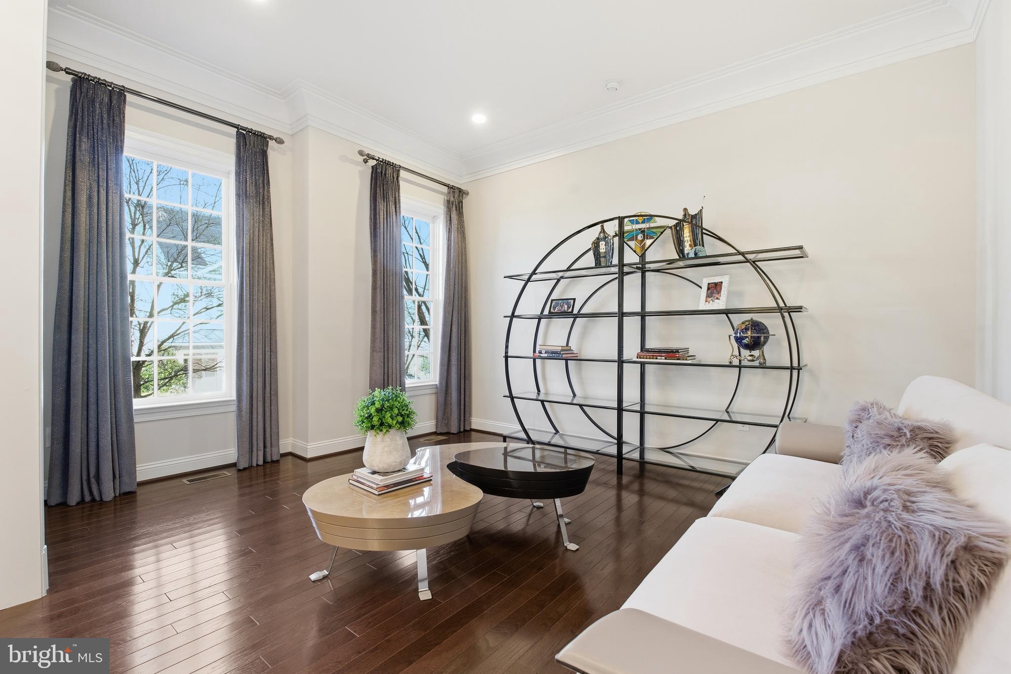 BETHESDA MEWS - Residential