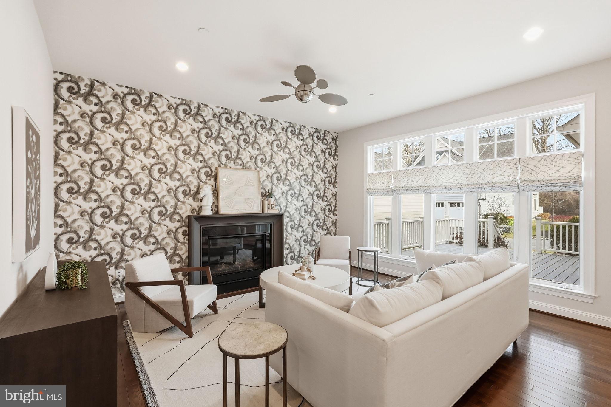 BETHESDA MEWS - Residential