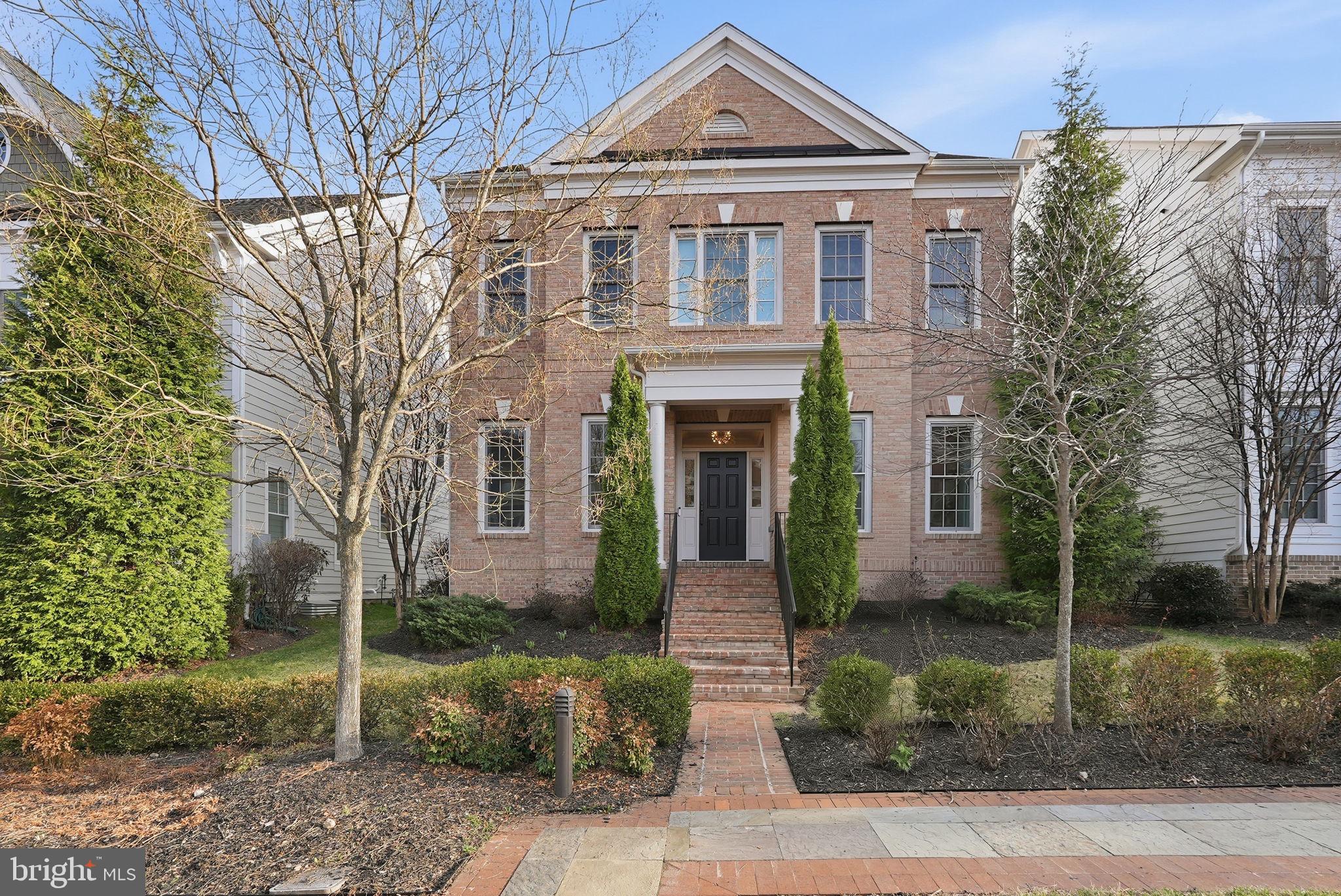 BETHESDA MEWS - Residential