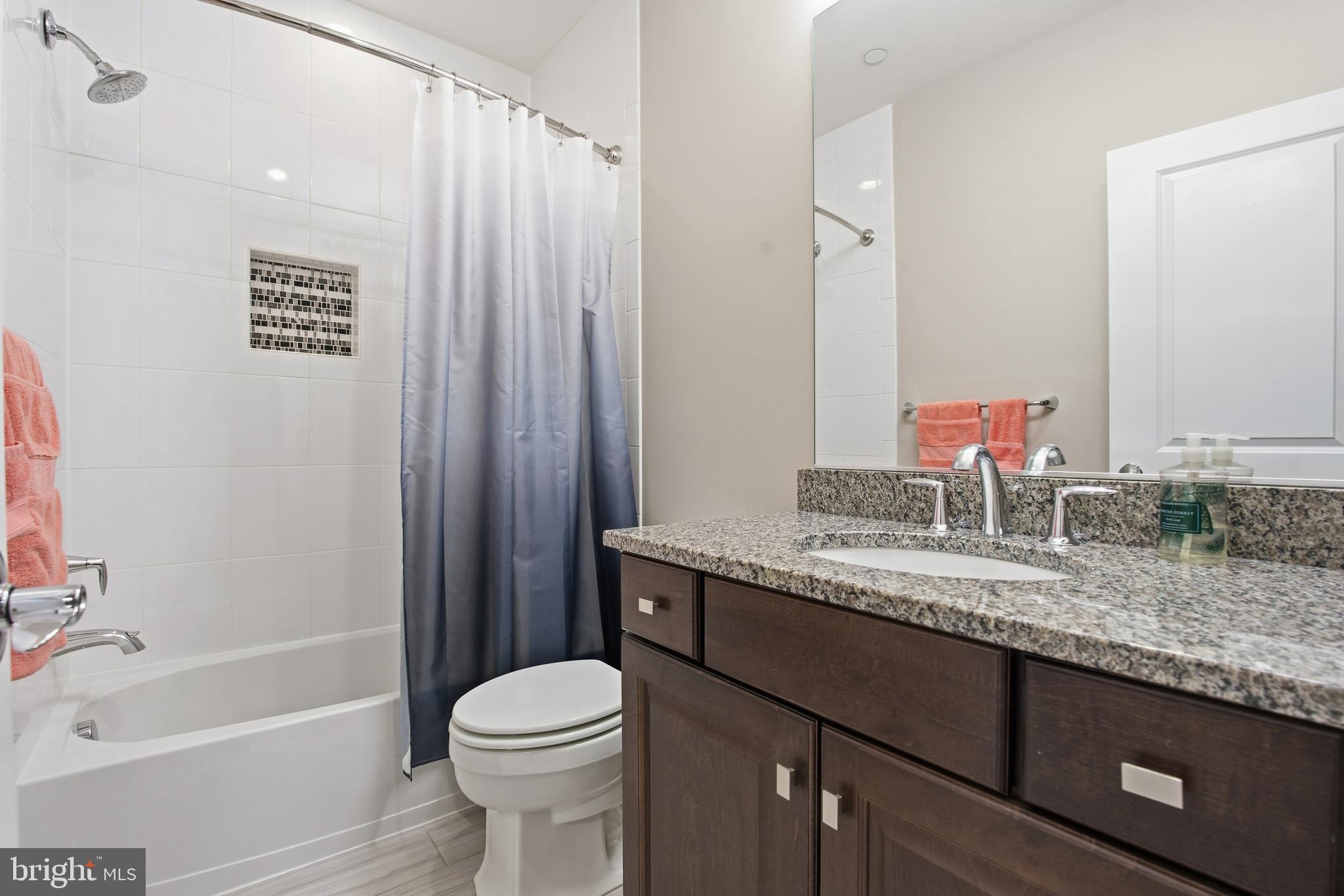 BETHESDA MEWS - Residential